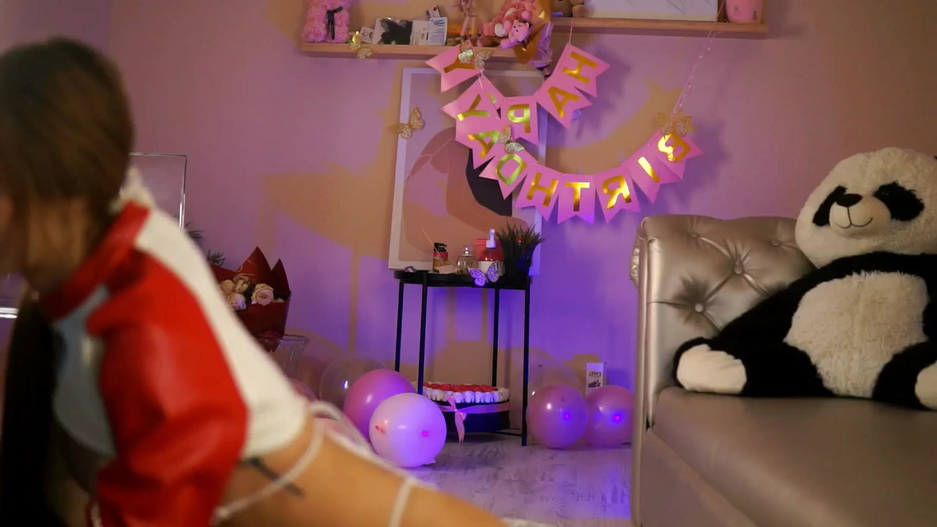 Gallery image thumbnail from LeyaMeyers's myfreecams stream on, 12/19/2024, 08:53 image 4 of 20