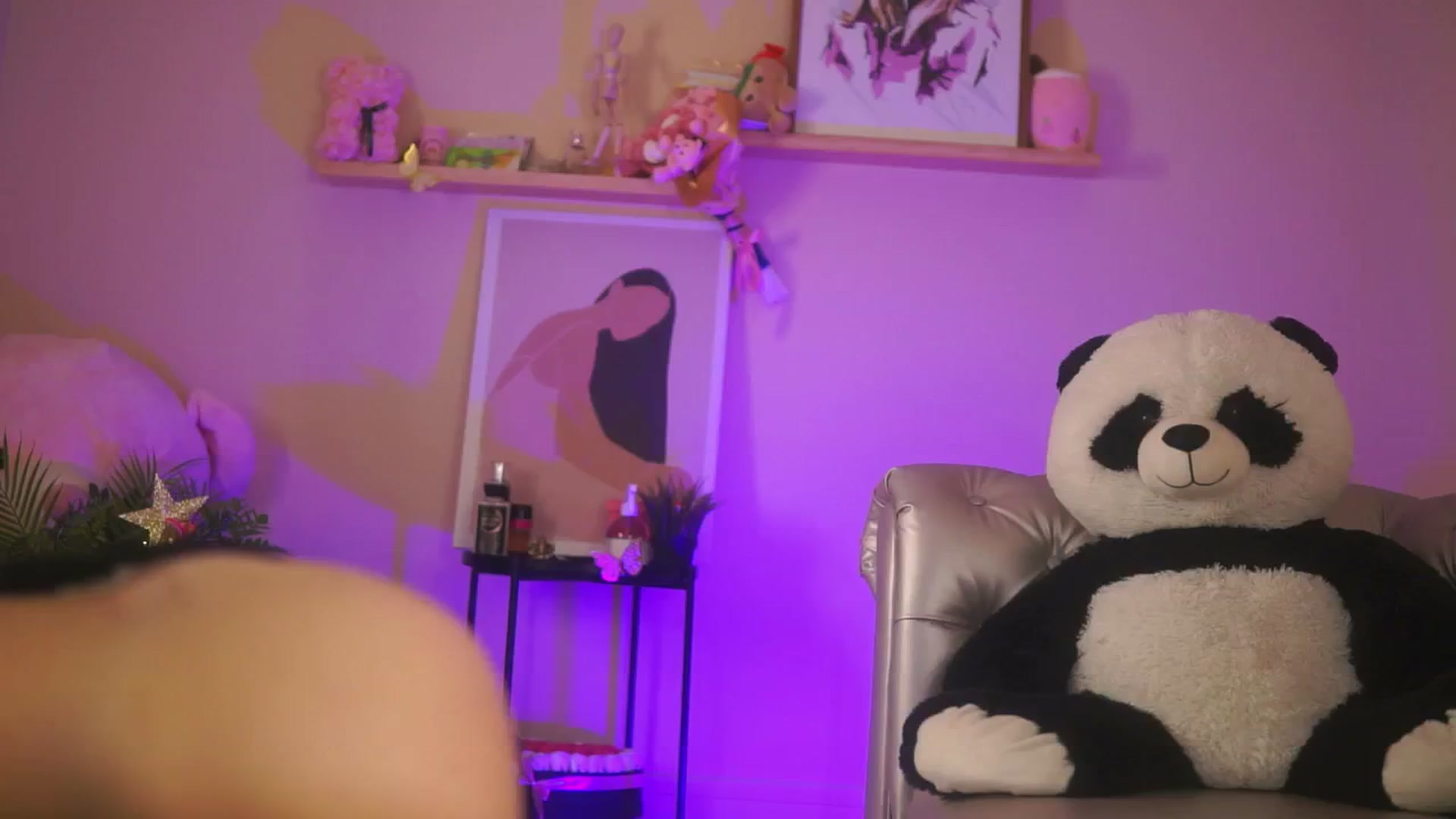 Gallery image thumbnail from LeyaMeyers's myfreecams stream on, 12/28/2024, 09:03 image 1 of 20