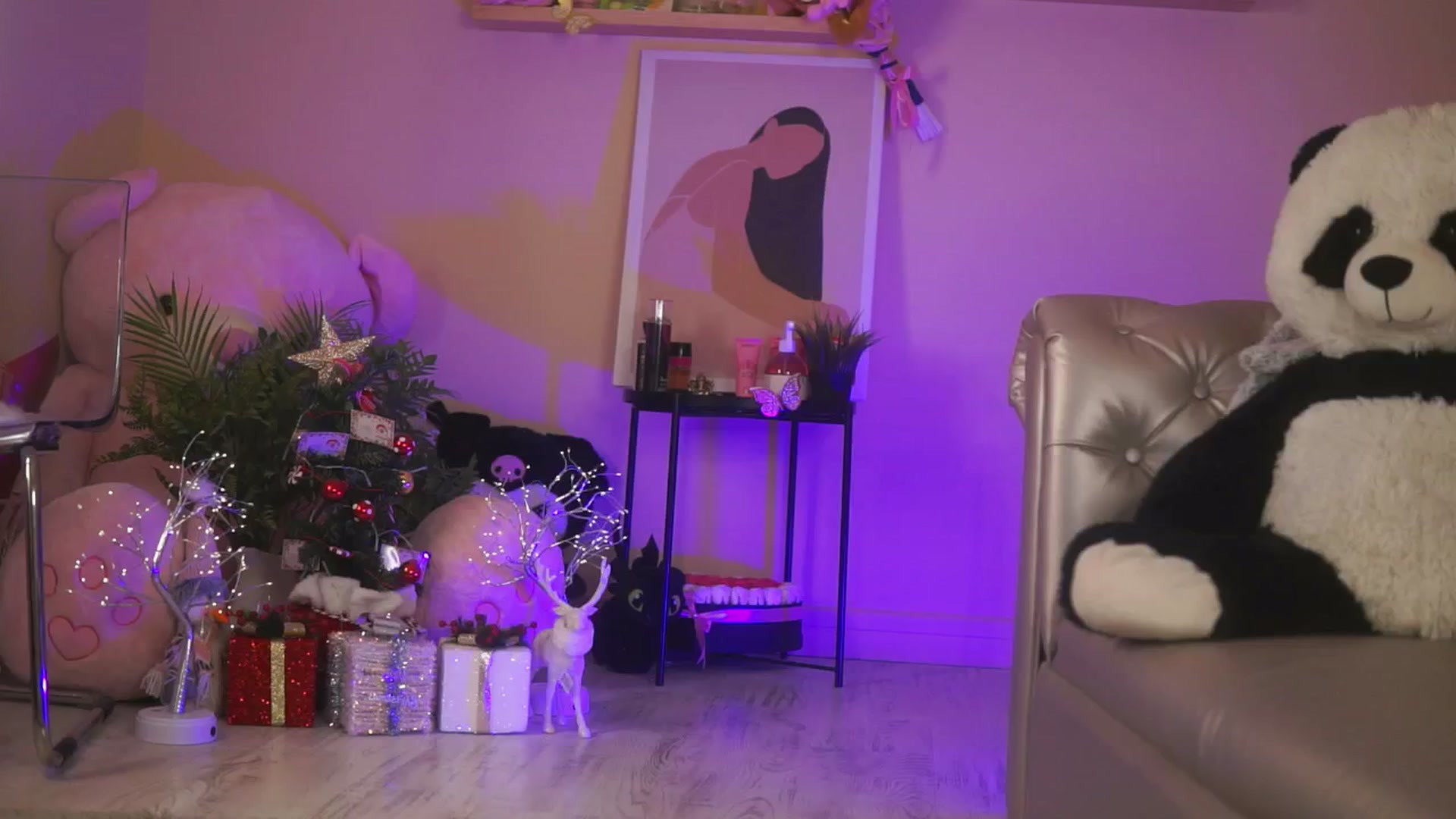 Gallery image thumbnail from LeyaMeyers's myfreecams stream on, 01/07/2025, 06:10 image 5 of 20