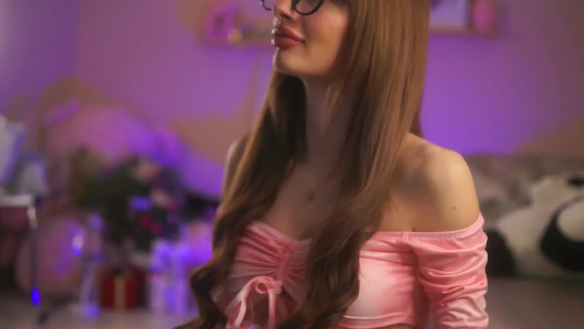 Gallery image thumbnail from LeyaMeyers's myfreecams stream on, 01/12/2025, 09:06 image 13 of 20