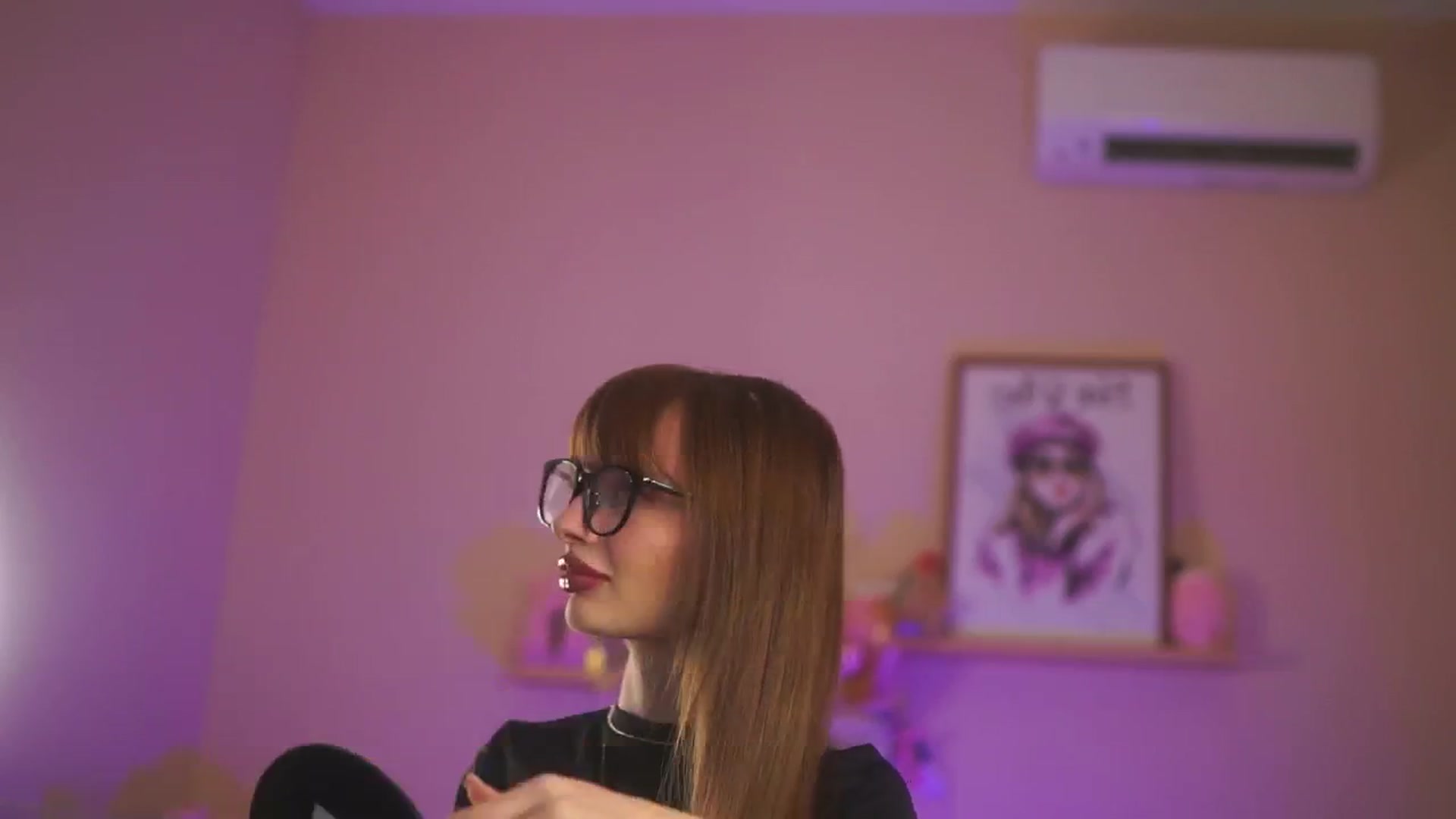 Gallery image thumbnail from LeyaMeyers's myfreecams stream on, 01/13/2025, 03:33 image 9 of 20