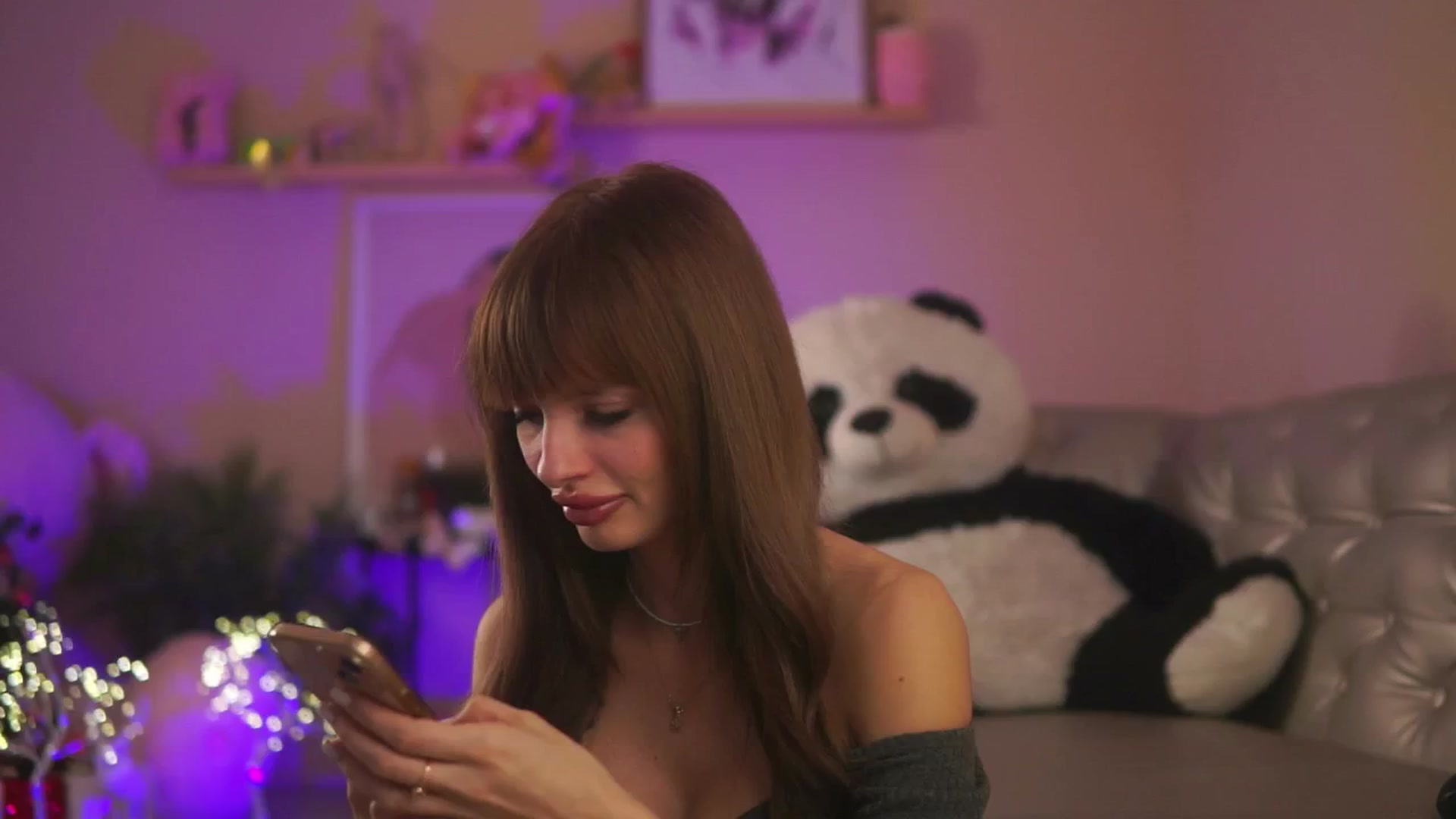 Gallery image thumbnail from LeyaMeyers's myfreecams stream on, 01/18/2025, 09:02 image 15 of 20