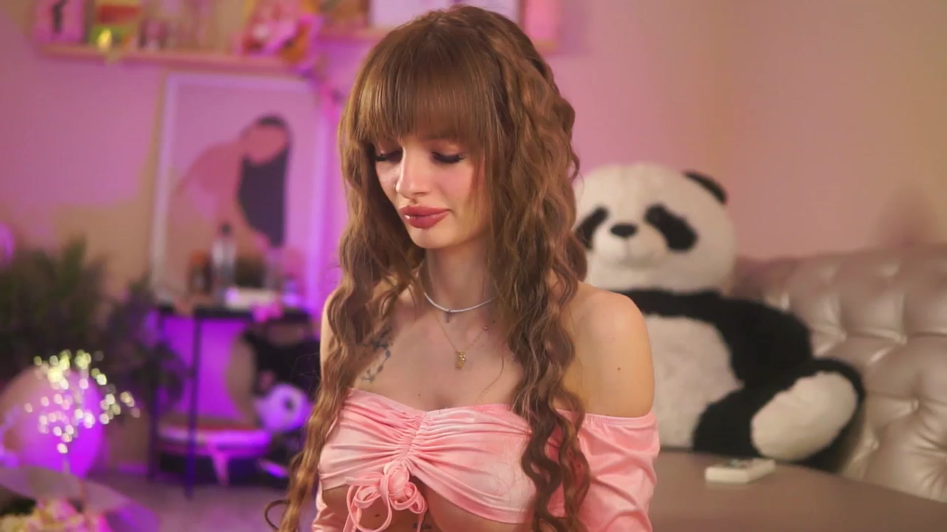 Gallery image thumbnail from LeyaMeyers's myfreecams stream on, 01/24/2025, 08:26 image 16 of 20