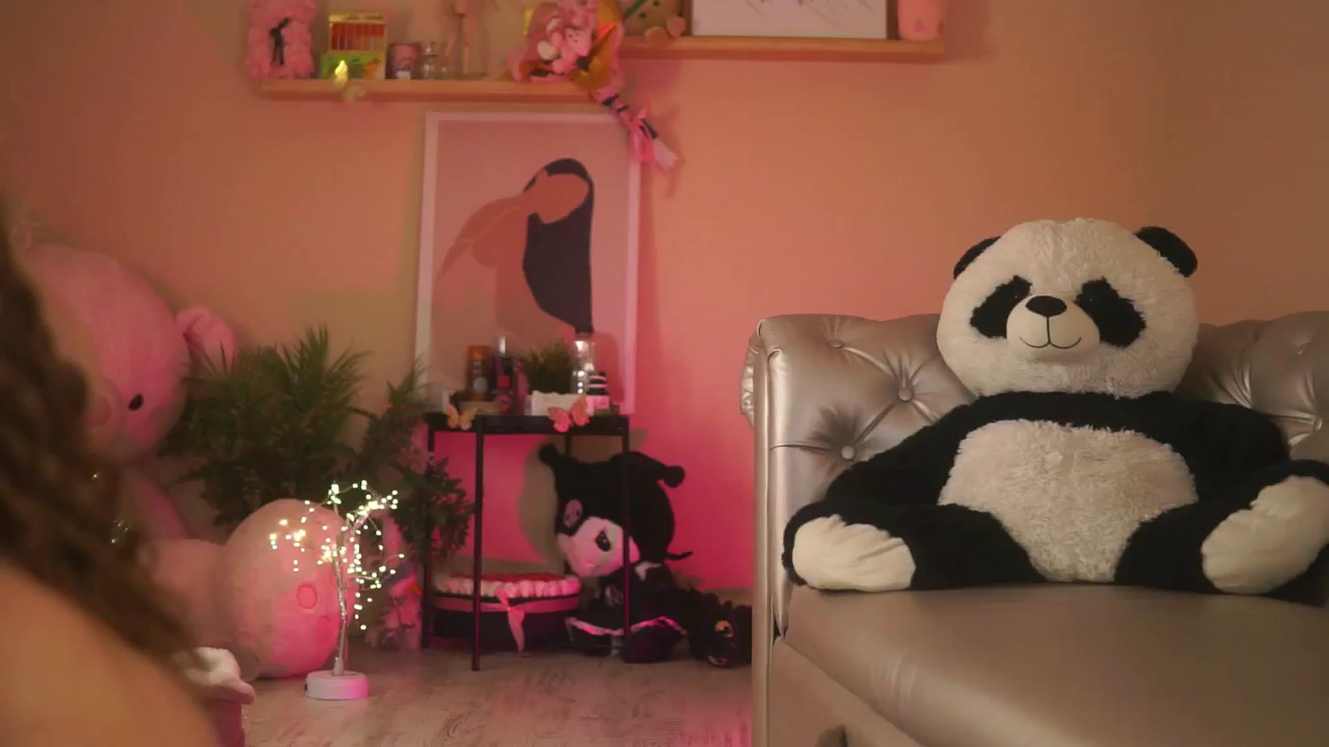 Gallery image thumbnail from LeyaMeyers's myfreecams stream on, 01/25/2025, 08:27 image 10 of 20
