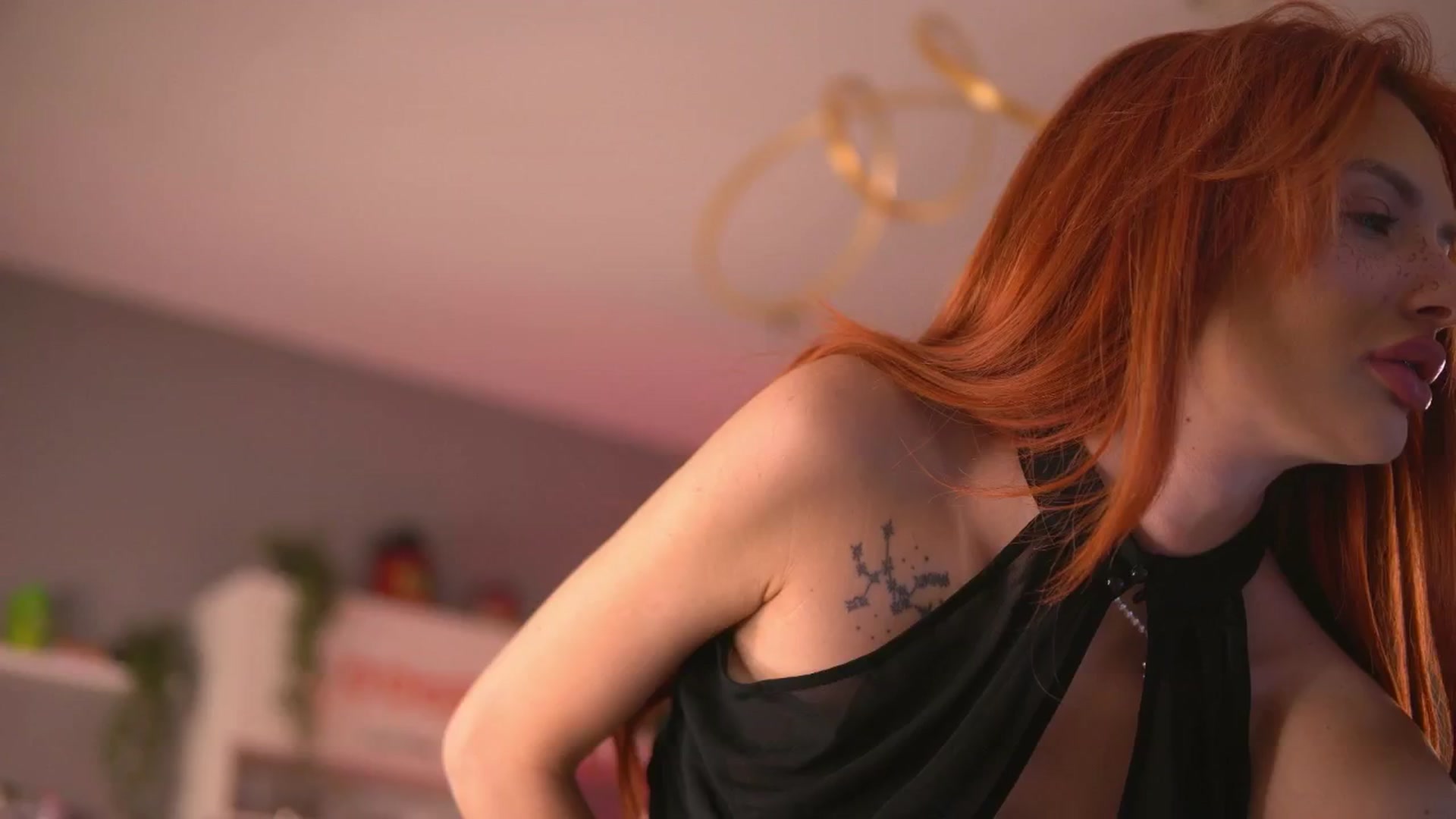 Gallery image thumbnail from LeyaMeyers's myfreecams stream on, 11/28/2025, 05:04 image 3 of 20