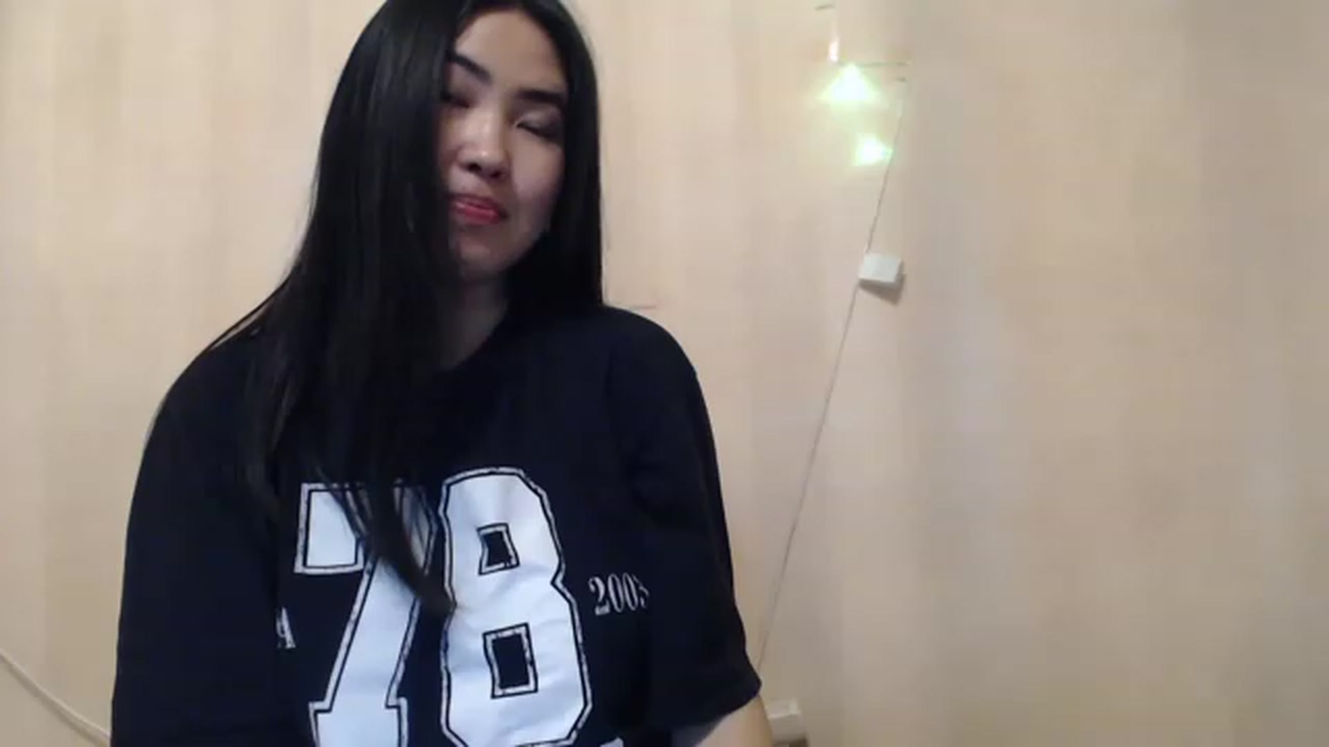 Gallery image thumbnail from Leya_Min's myfreecams stream on, 12/30/2022, 22:32 image 17 of 20