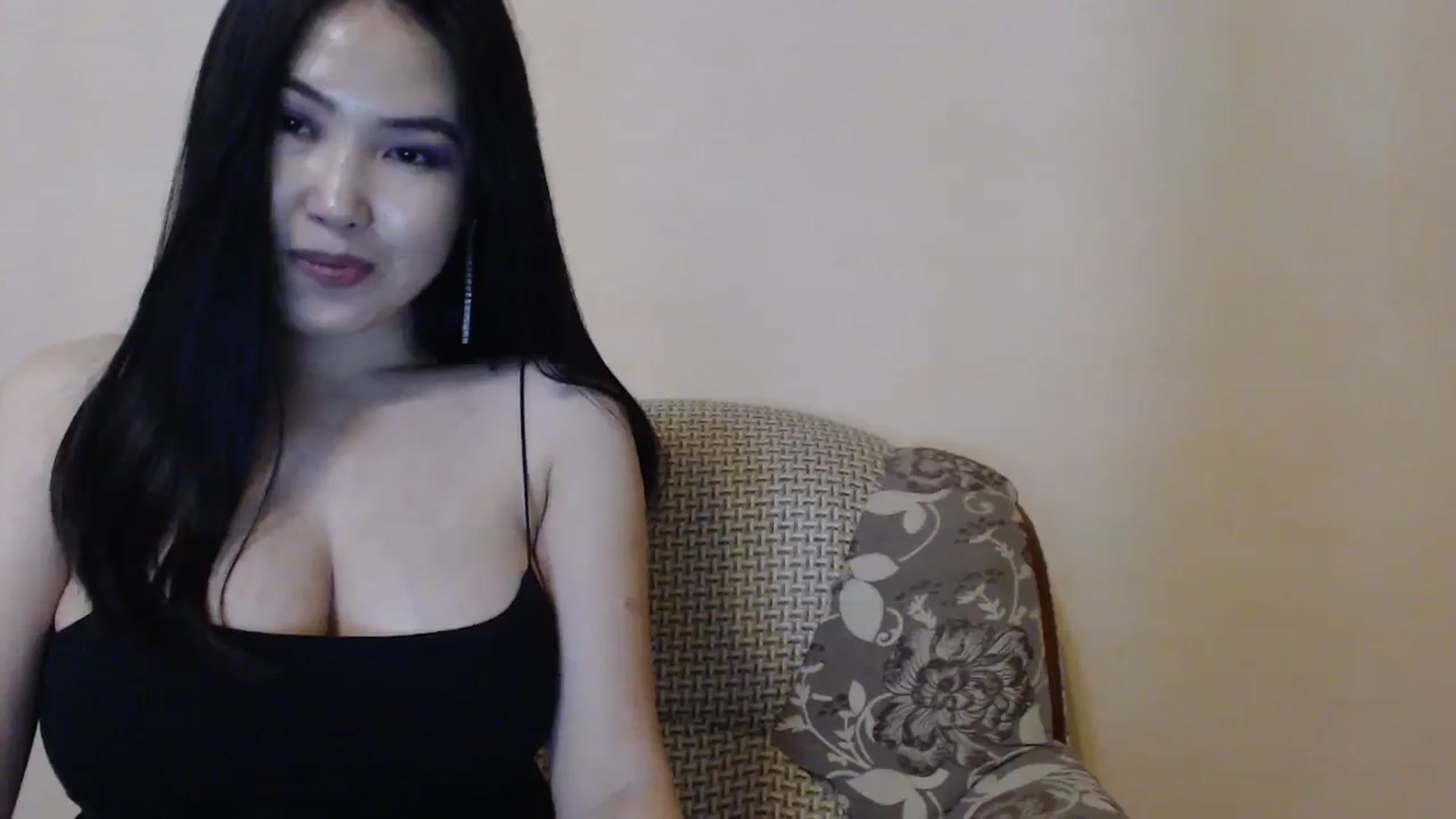 Gallery image thumbnail from Leya_Min's myfreecams stream on, 03/03/2024, 22:21 image 7 of 20