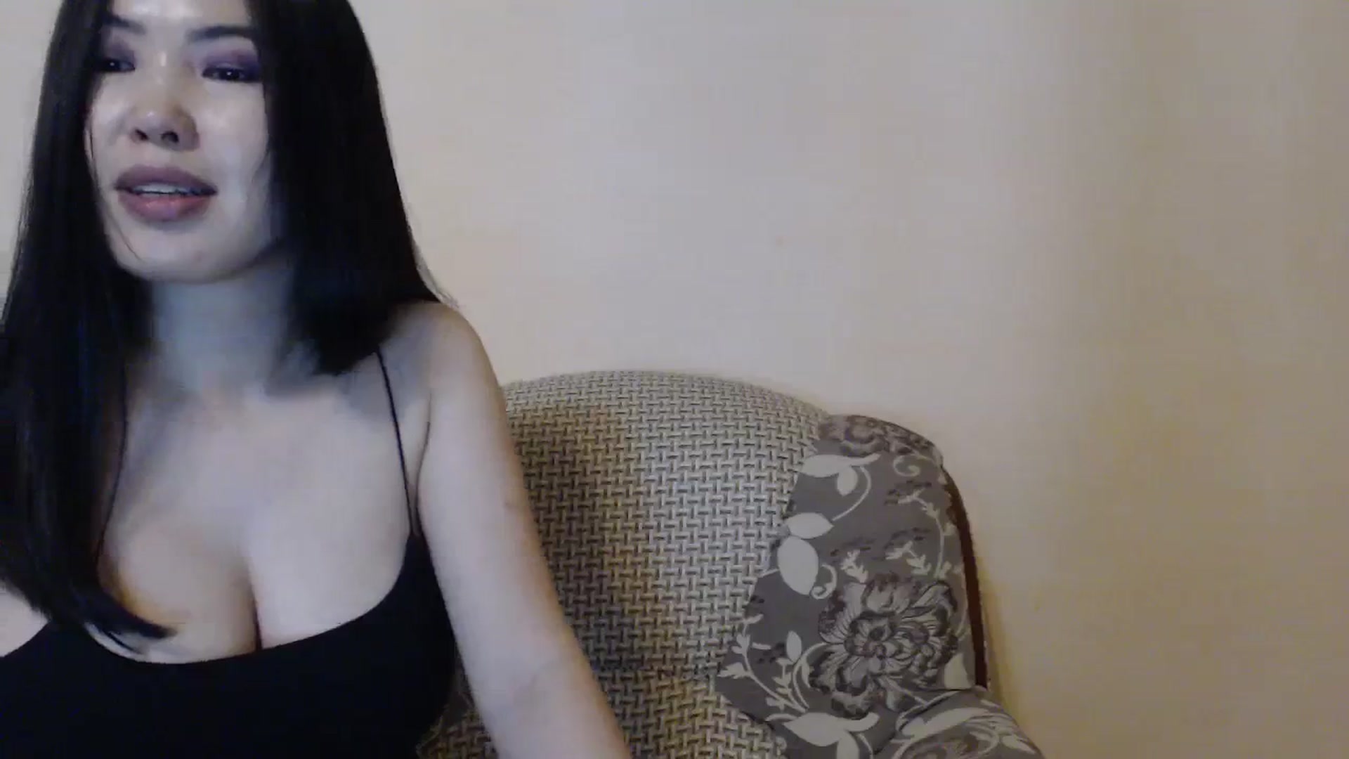 Gallery image thumbnail from Leya_Min's myfreecams stream on, 03/03/2024, 22:21 image 19 of 20