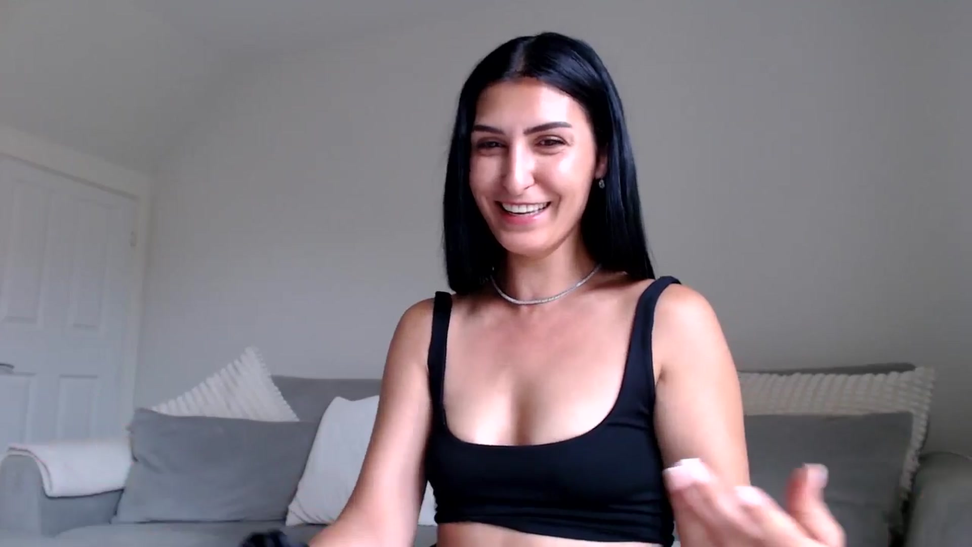 Gallery image thumbnail from Leyla2's myfreecams stream on, 07/30/2024, 09:10 image 16 of 20