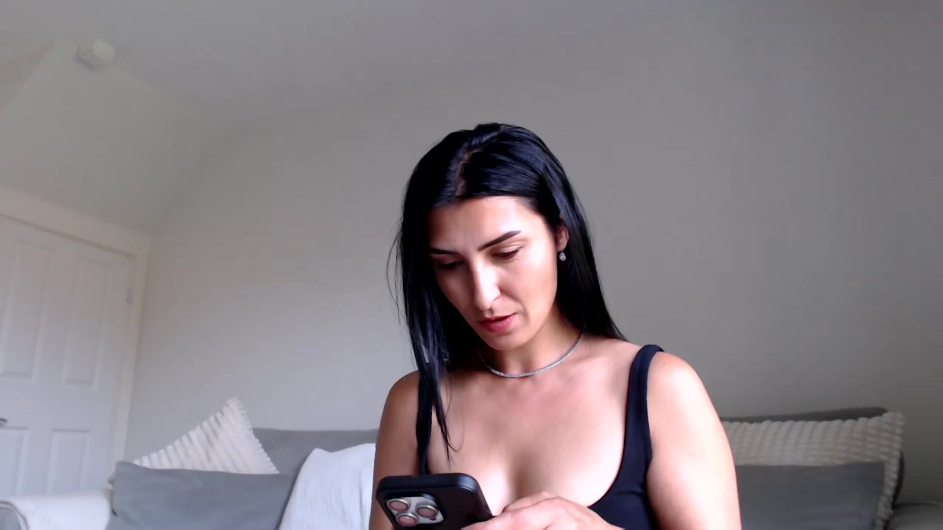 Gallery image thumbnail from Leyla2's myfreecams stream on, 07/30/2024, 10:16 image 10 of 20