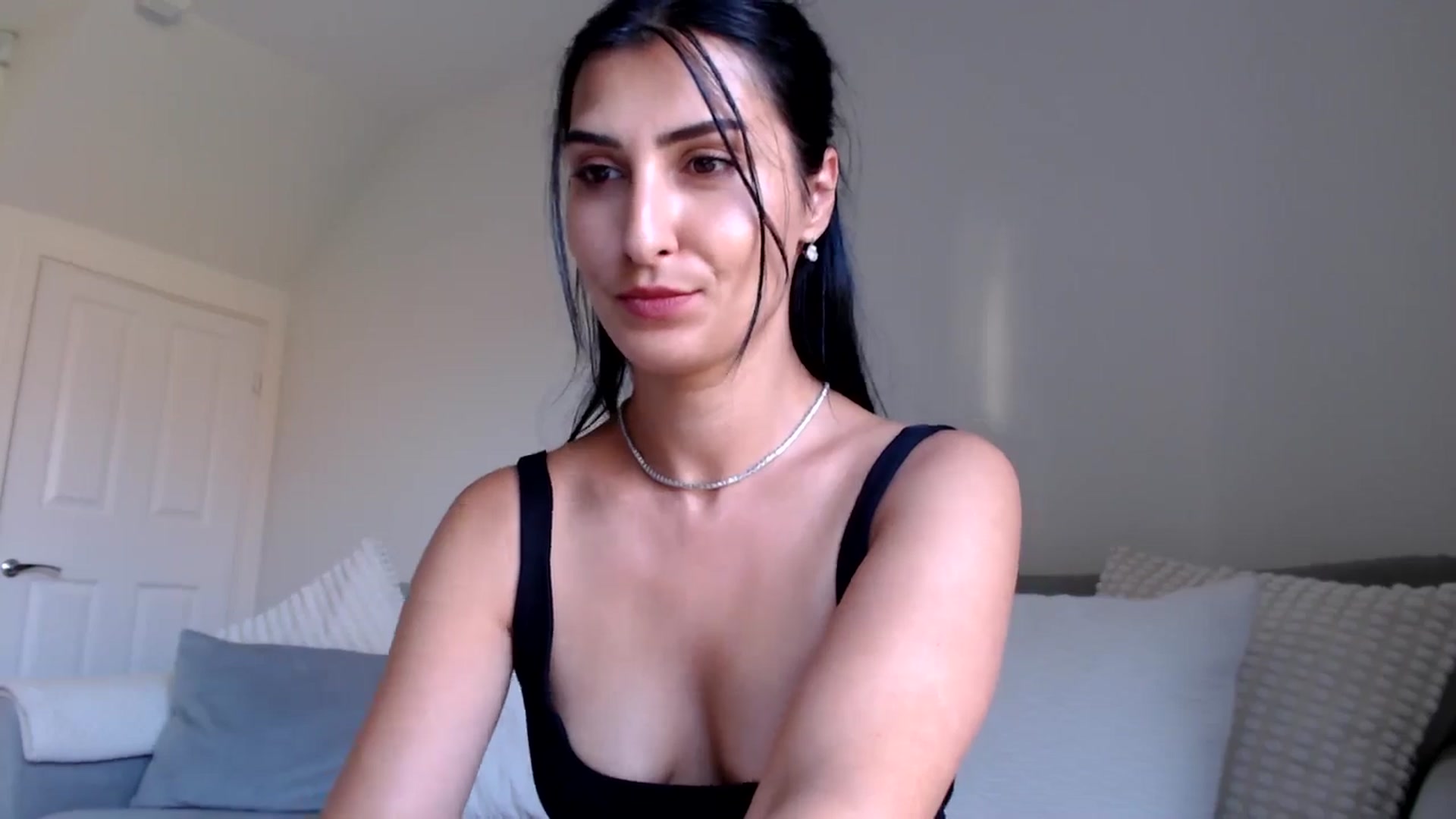 Gallery image thumbnail from Leyla2's myfreecams stream on, 07/30/2024, 13:03 image 17 of 20