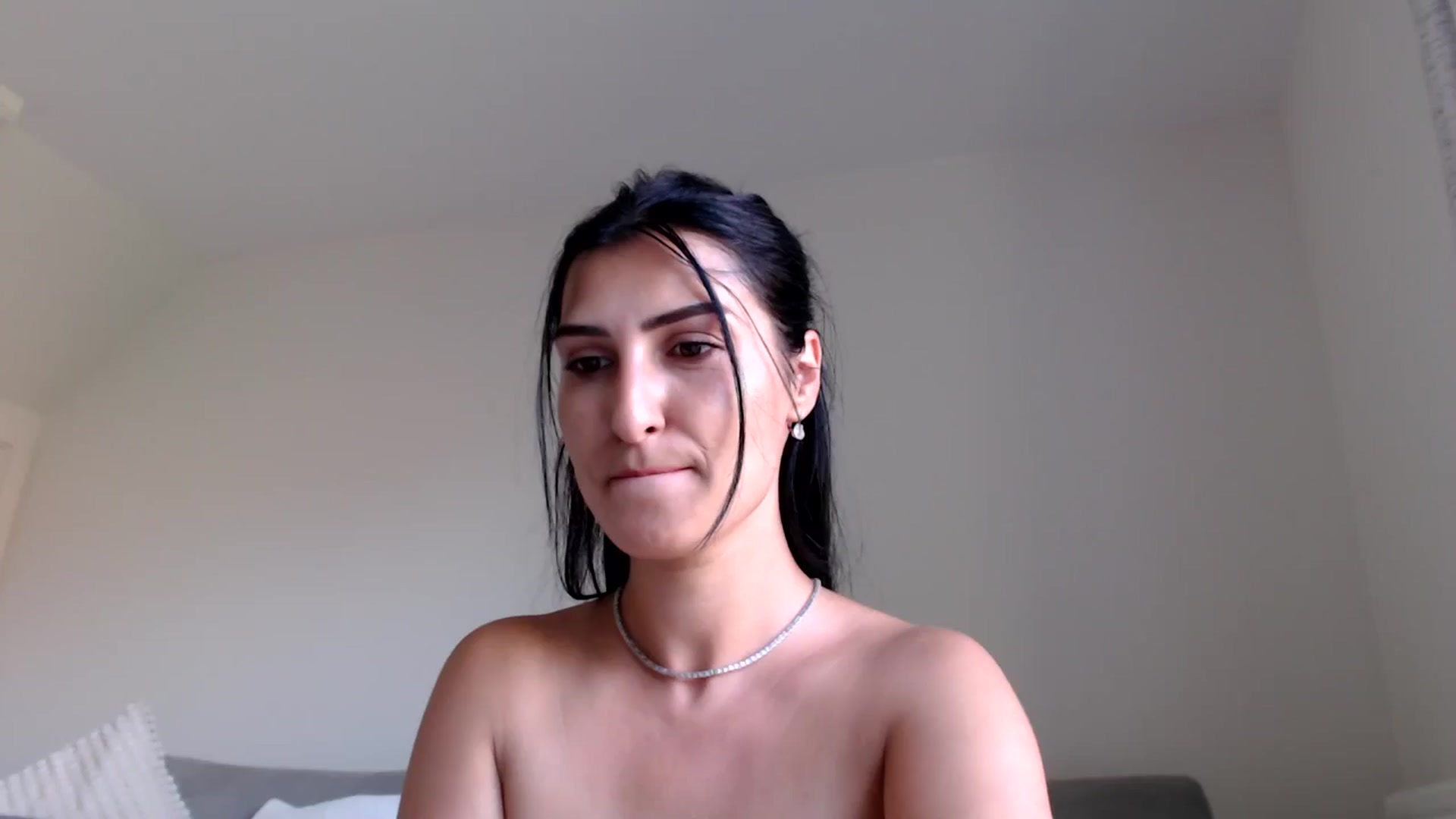 Gallery image thumbnail from Leyla2's myfreecams stream on, 07/30/2024, 13:03 image 1 of 20