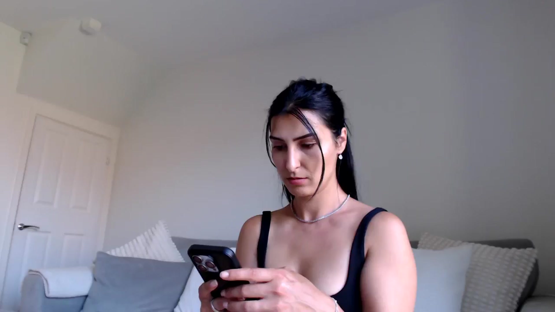 Gallery image thumbnail from Leyla2's myfreecams stream on, 07/30/2024, 13:03 image 4 of 20