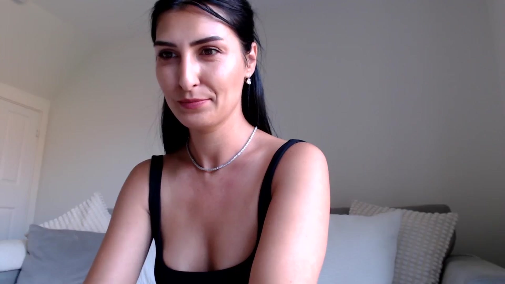 Gallery image thumbnail from Leyla2's myfreecams stream on, 07/30/2024, 13:34 image 5 of 20