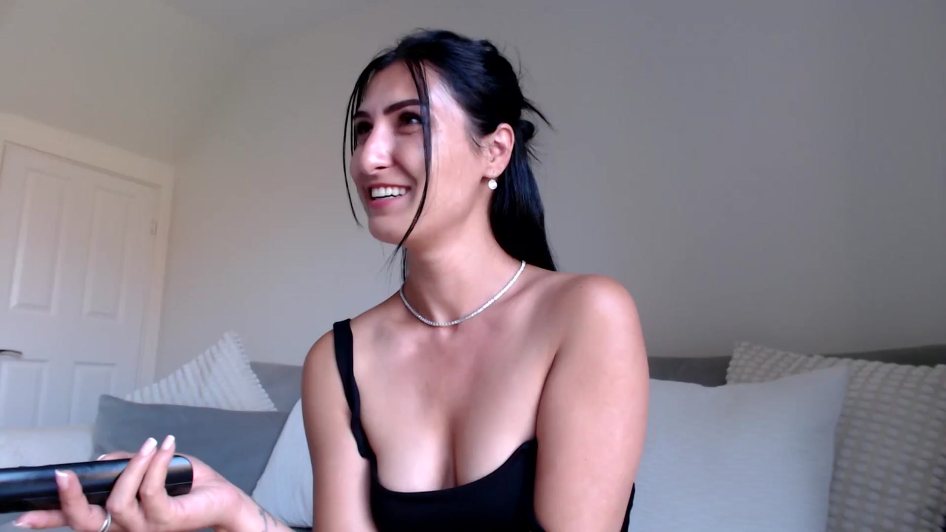 Gallery image thumbnail from Leyla2's myfreecams stream on, 07/30/2024, 14:18 image 11 of 20
