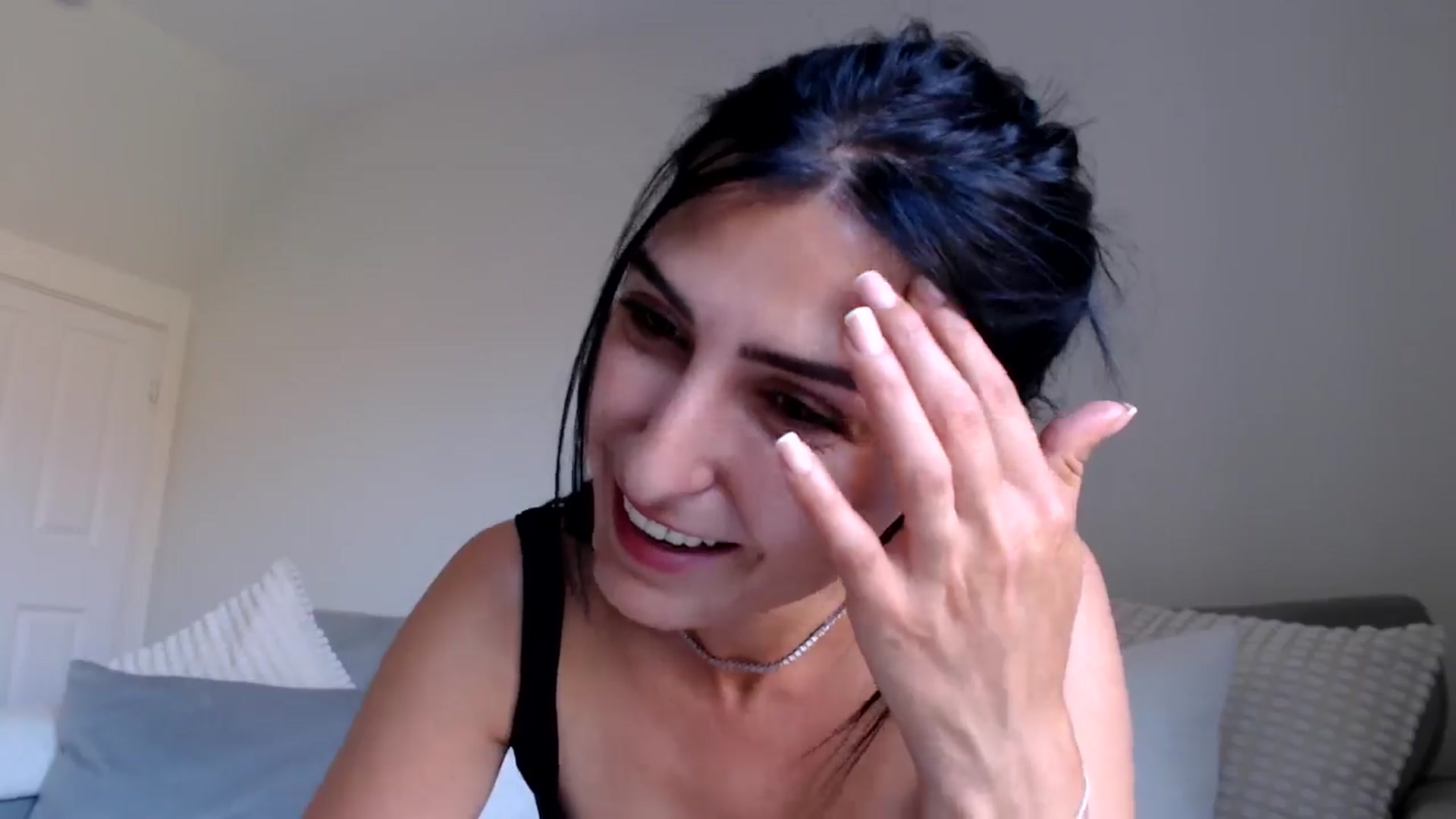 Gallery image thumbnail from Leyla2's myfreecams stream on, 07/30/2024, 14:18 image 8 of 20