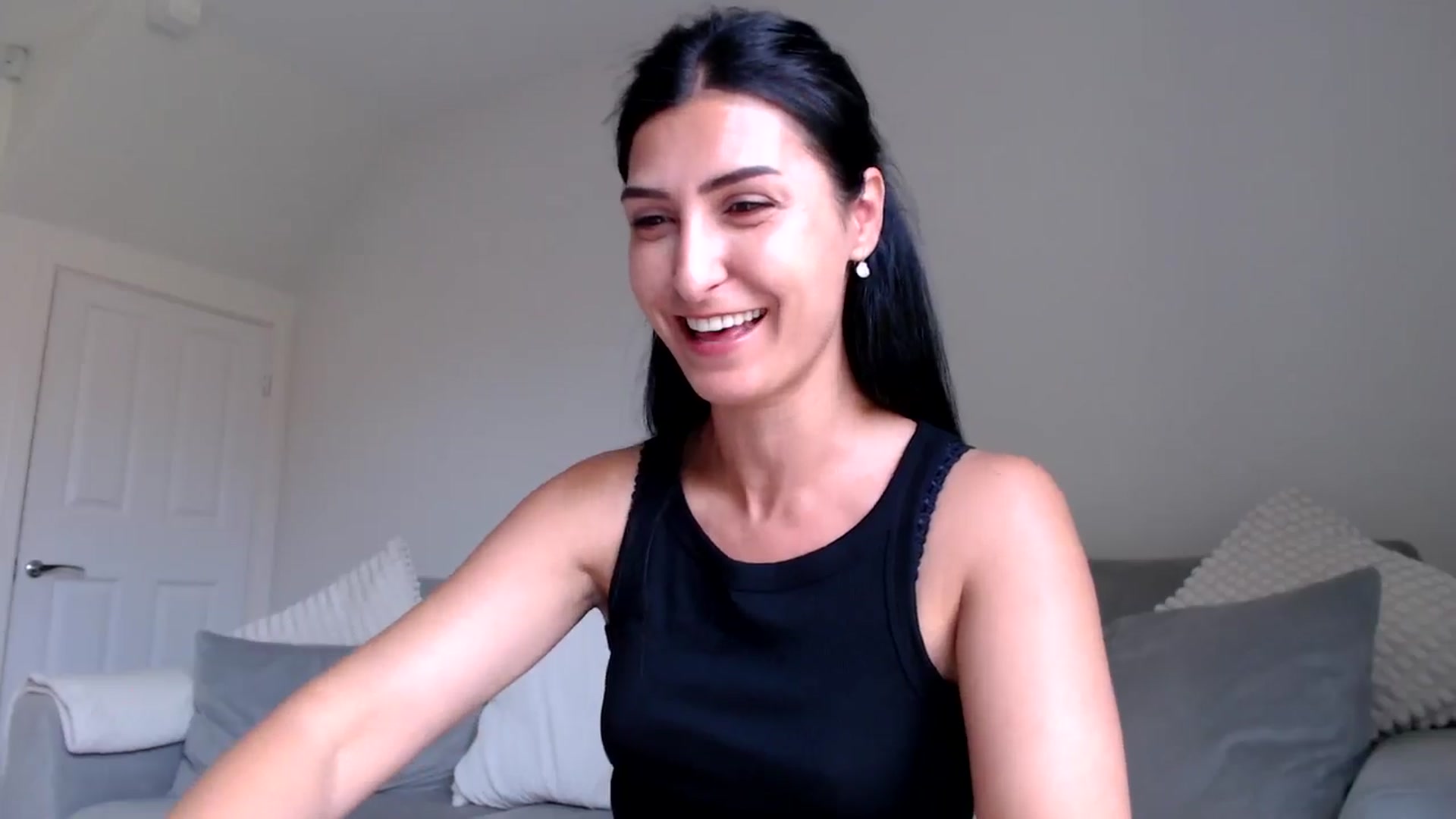 Gallery image thumbnail from Leyla2's myfreecams stream on, 07/31/2024, 10:24 image 4 of 20