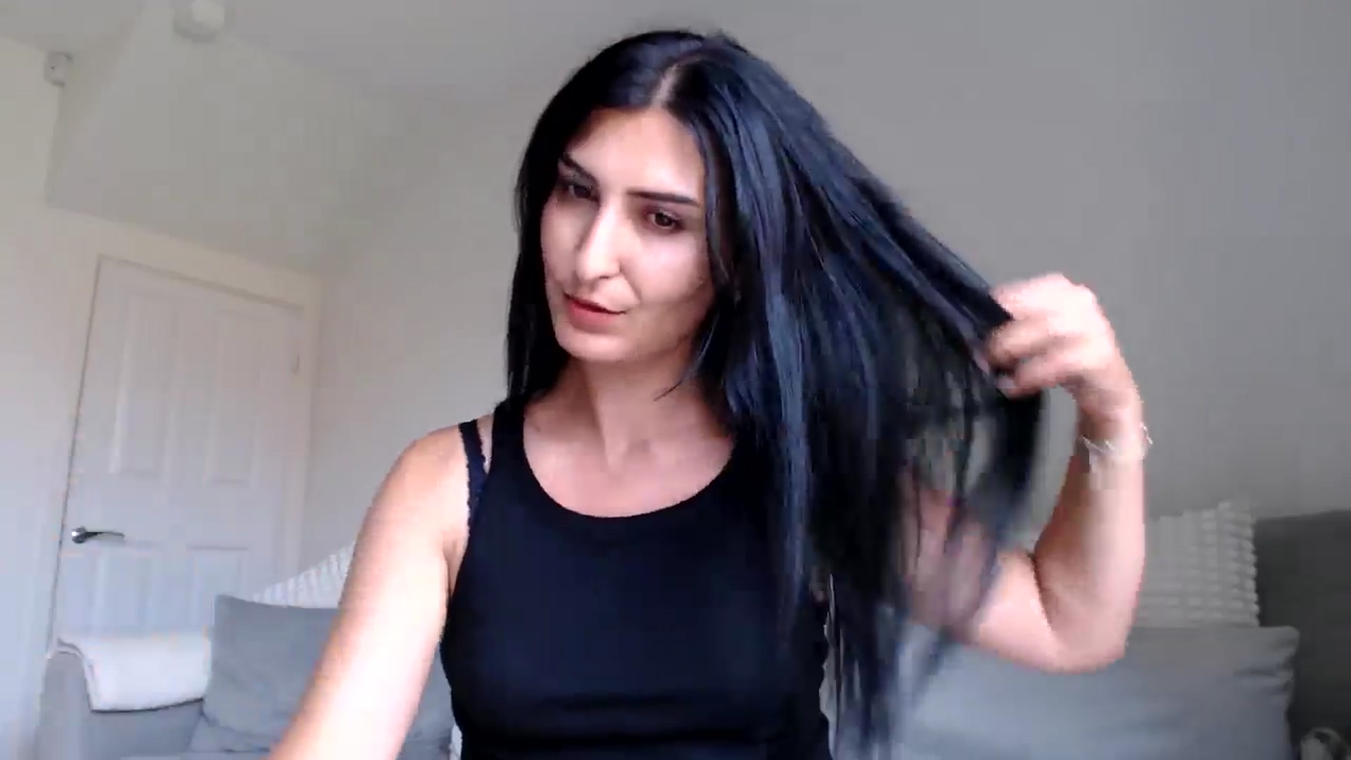 Gallery image thumbnail from Leyla2's myfreecams stream on, 07/31/2024, 11:31 image 6 of 20