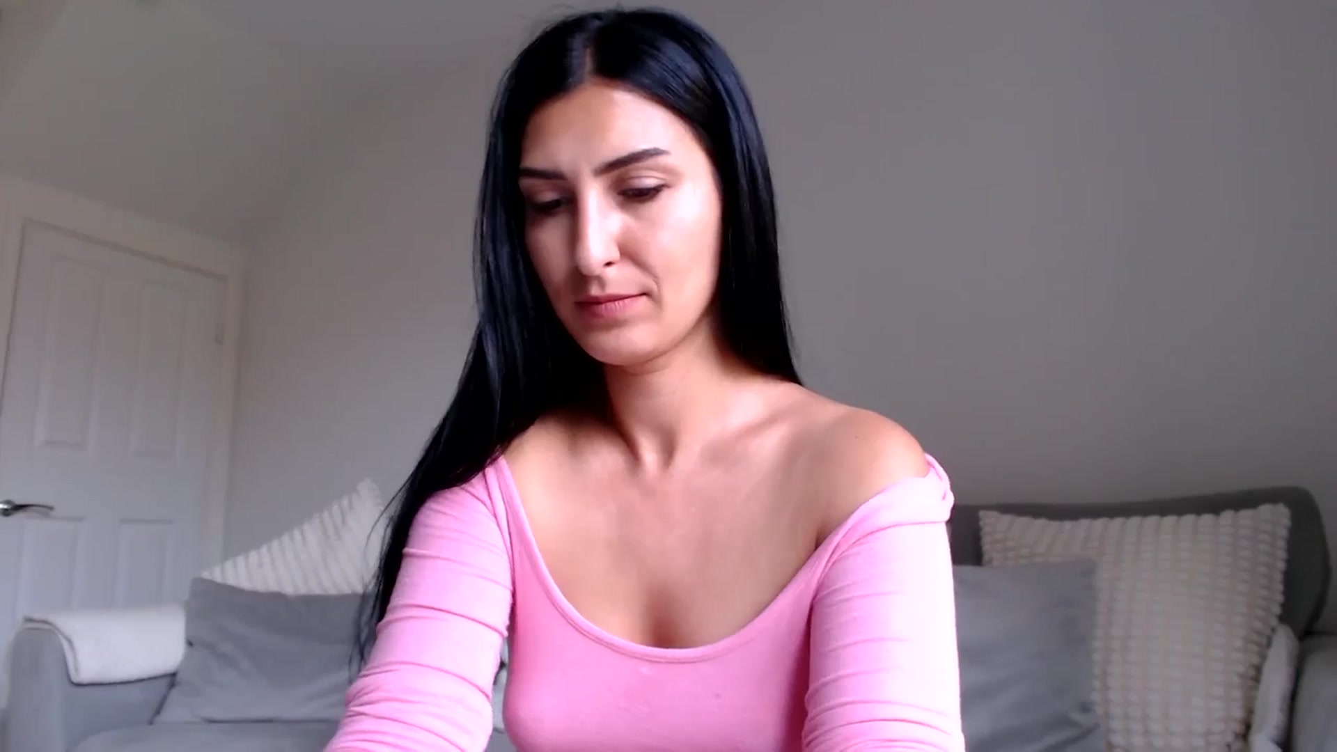 Gallery image thumbnail from Leyla2's myfreecams stream on, 08/01/2024, 10:17 image 13 of 20