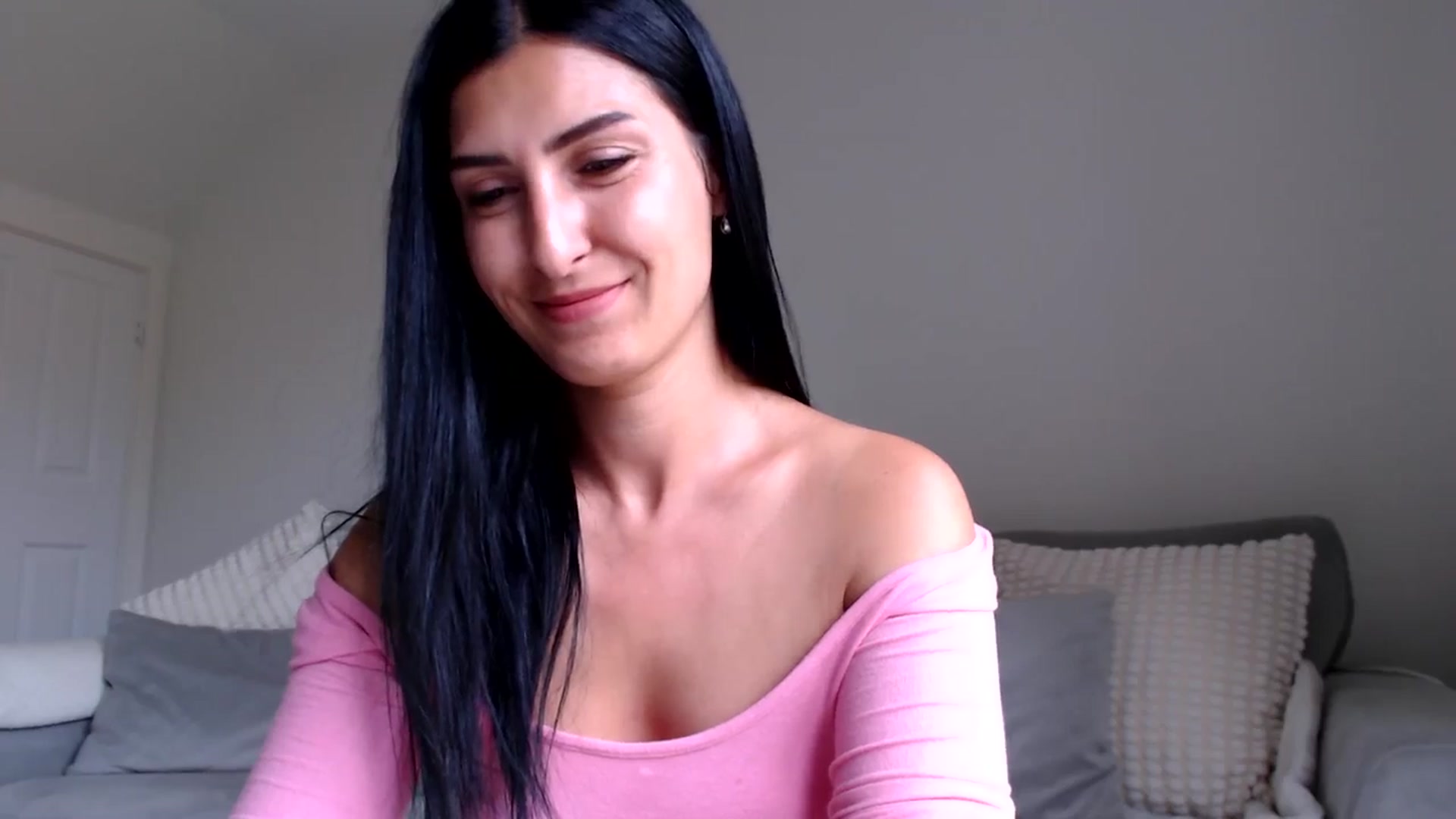 Gallery image thumbnail from Leyla2's myfreecams stream on, 08/01/2024, 10:17 image 3 of 20