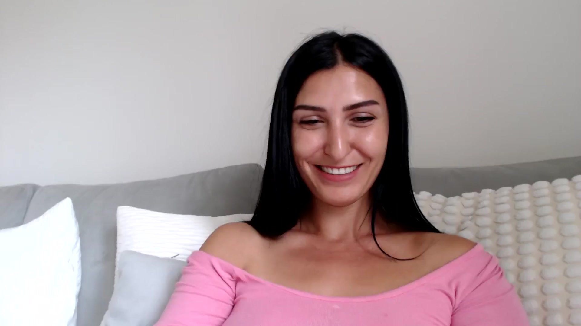 Gallery image thumbnail from Leyla2's myfreecams stream on, 08/01/2024, 10:17 image 17 of 20