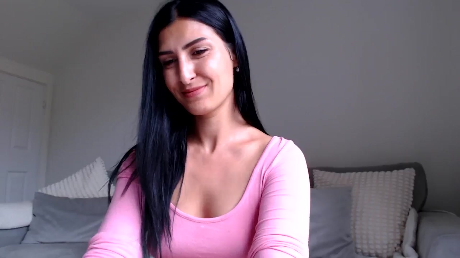 Gallery image thumbnail from Leyla2's myfreecams stream on, 08/01/2024, 10:17 image 2 of 20