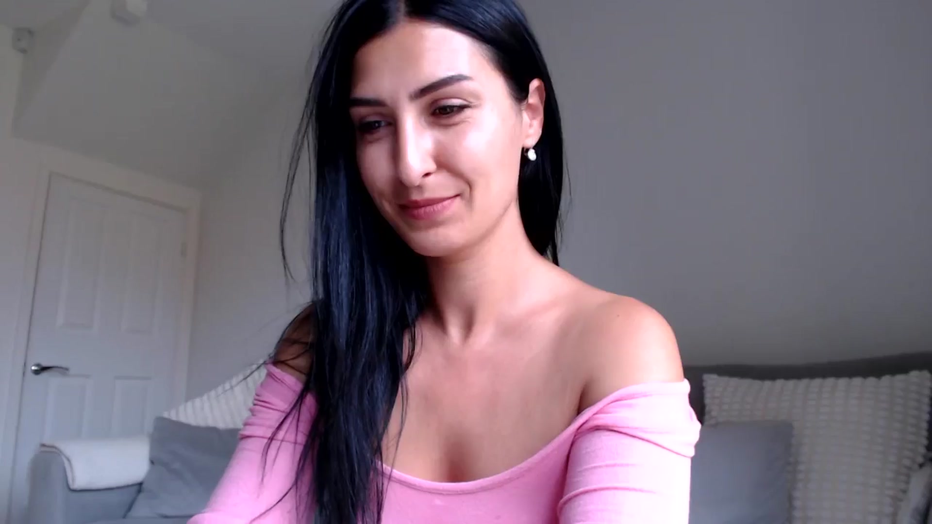 Gallery image thumbnail from Leyla2's myfreecams stream on, 08/01/2024, 10:44 image 12 of 20