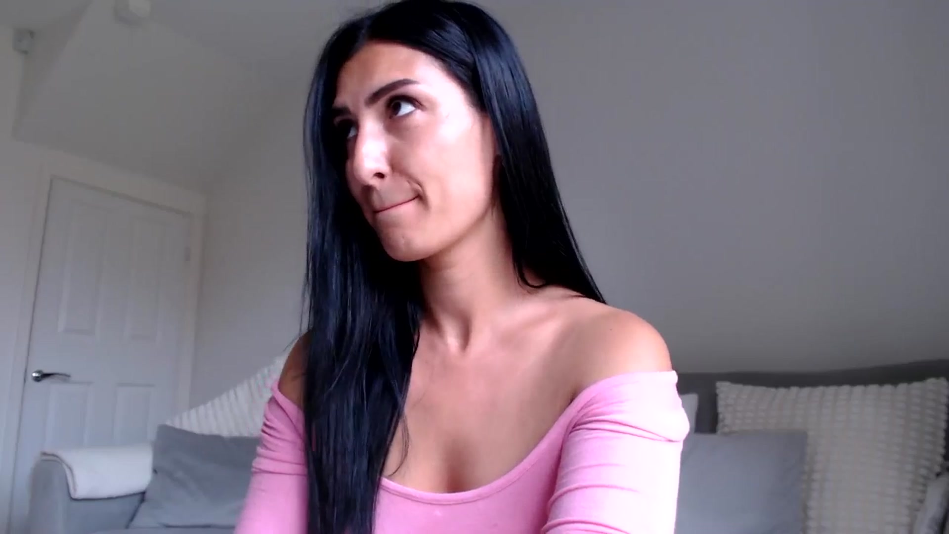 Gallery image thumbnail from Leyla2's myfreecams stream on, 08/01/2024, 10:44 image 18 of 20