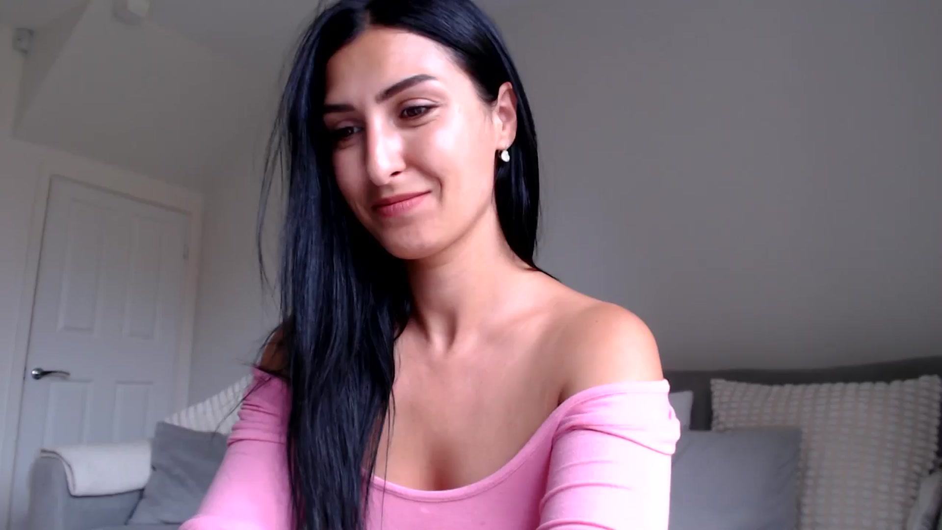 Gallery image thumbnail from Leyla2's myfreecams stream on, 08/01/2024, 10:44 image 13 of 20