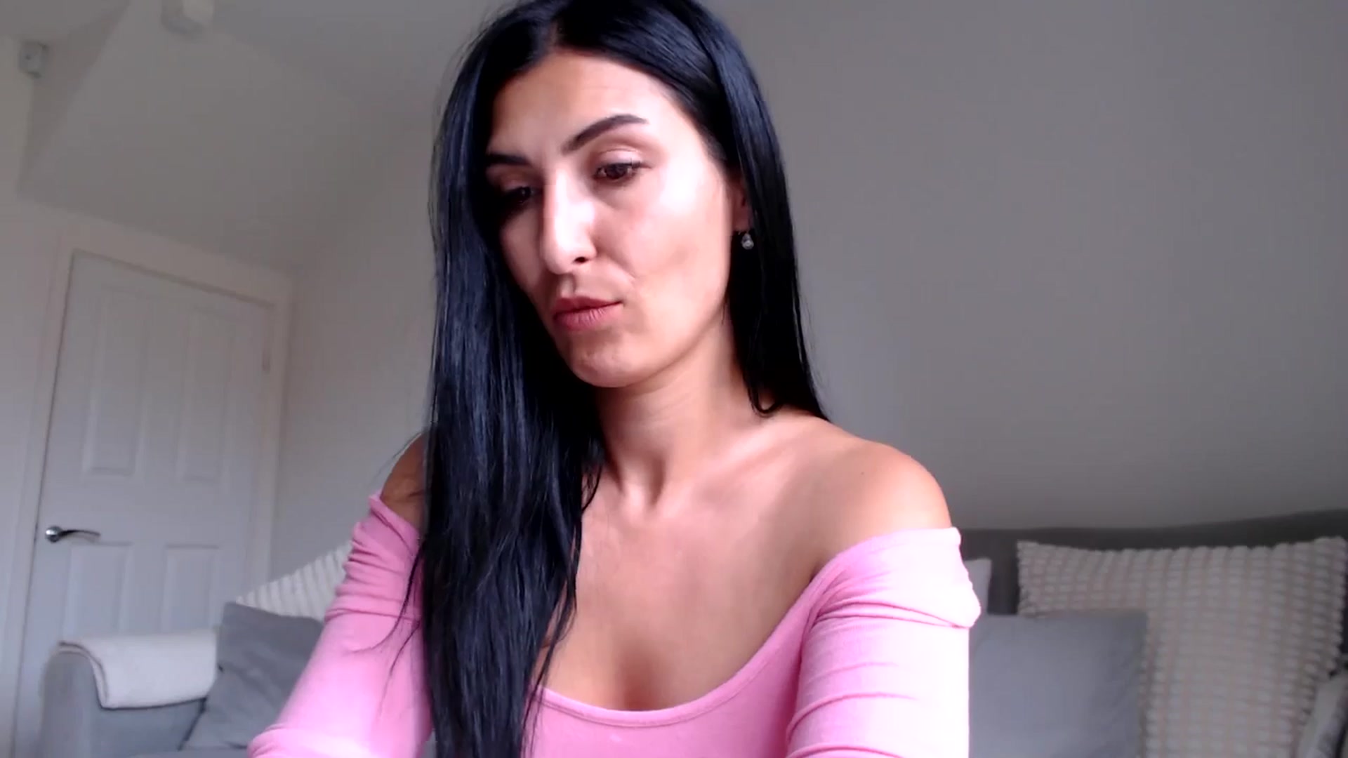 Gallery image thumbnail from Leyla2's myfreecams stream on, 08/01/2024, 10:44 image 16 of 20