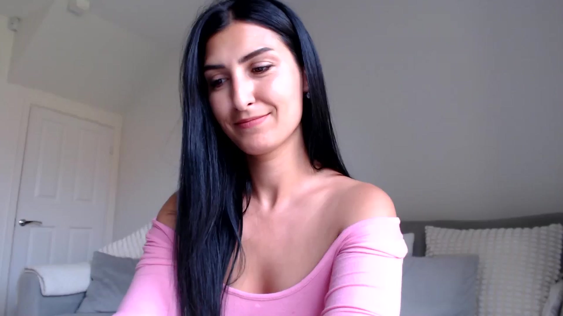 Gallery image thumbnail from Leyla2's myfreecams stream on, 08/01/2024, 10:44 image 17 of 20