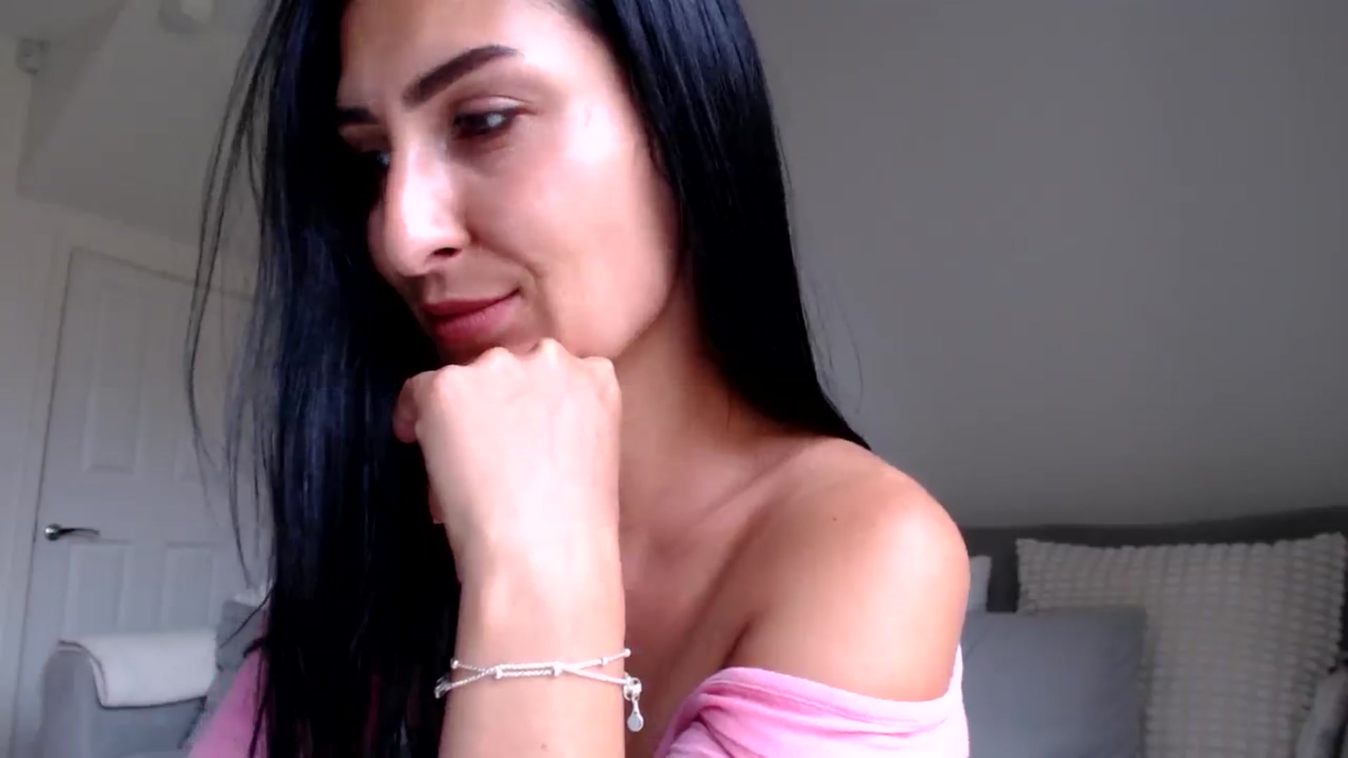 Gallery image thumbnail from Leyla2's myfreecams stream on, 08/01/2024, 10:44 image 11 of 20