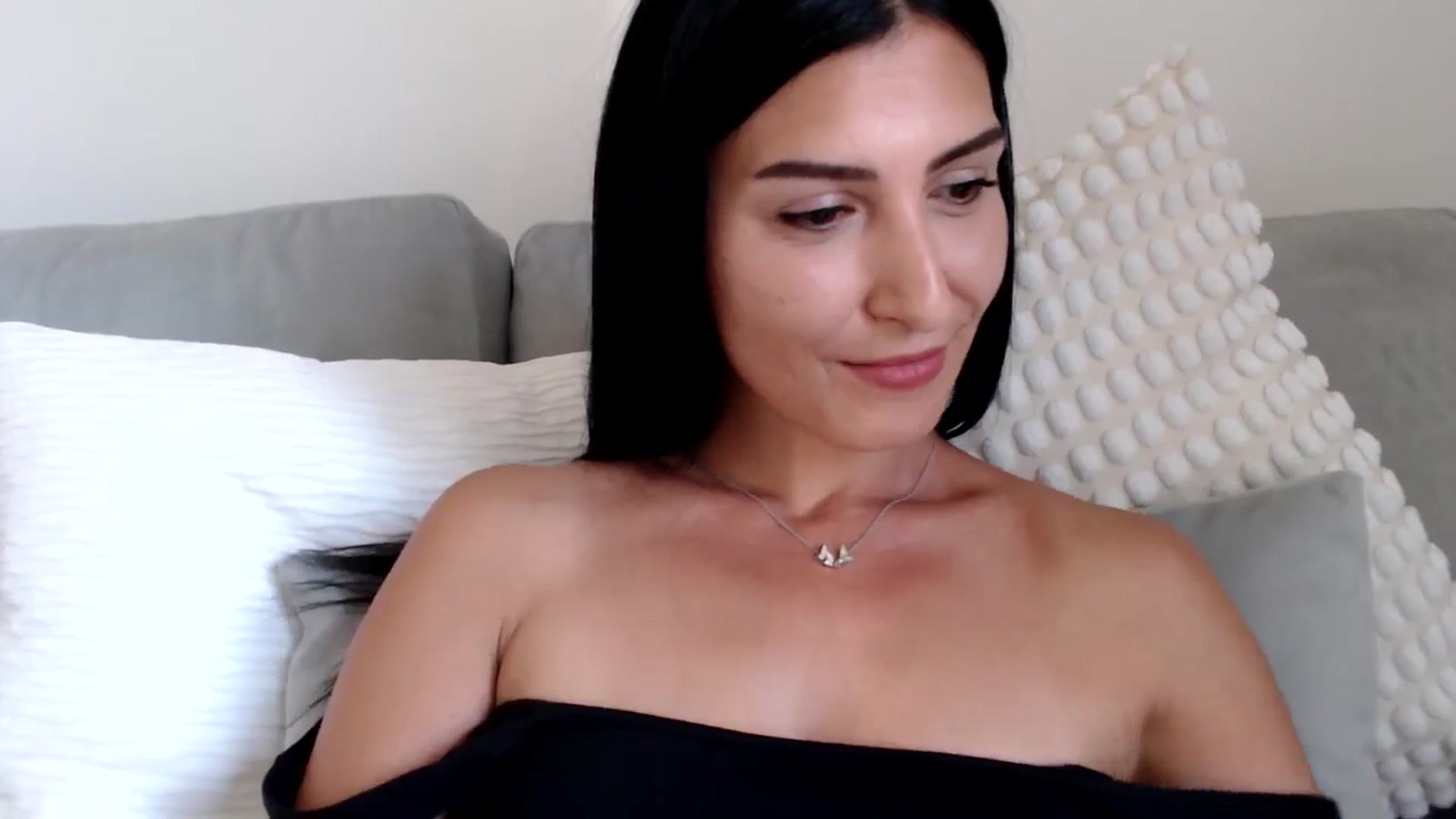 Gallery image thumbnail from Leyla2's myfreecams stream on, 08/01/2024, 13:08 image 16 of 20