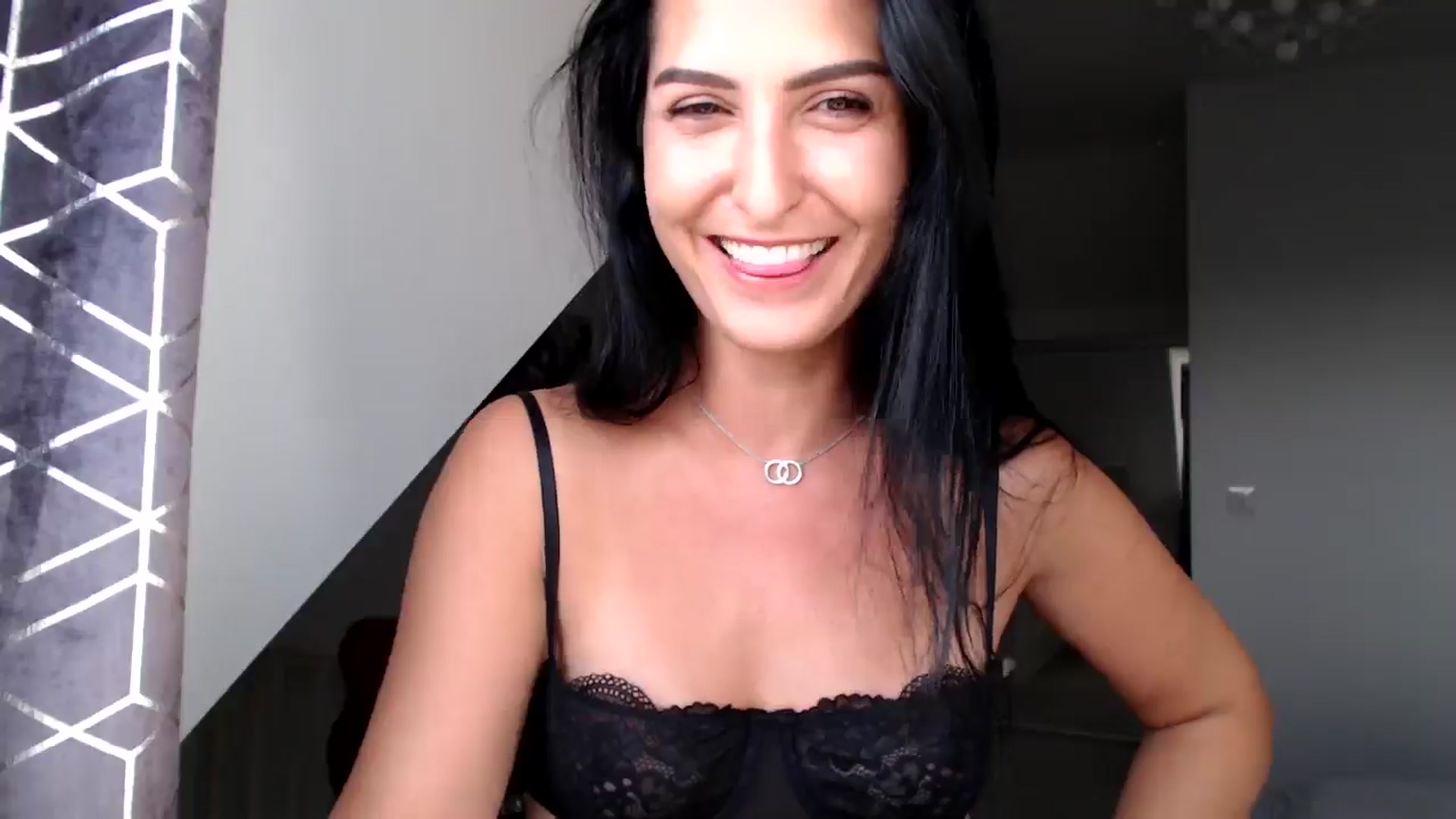Gallery image thumbnail from Leyla2's myfreecams stream on, 09/03/2024, 14:40 image 17 of 20