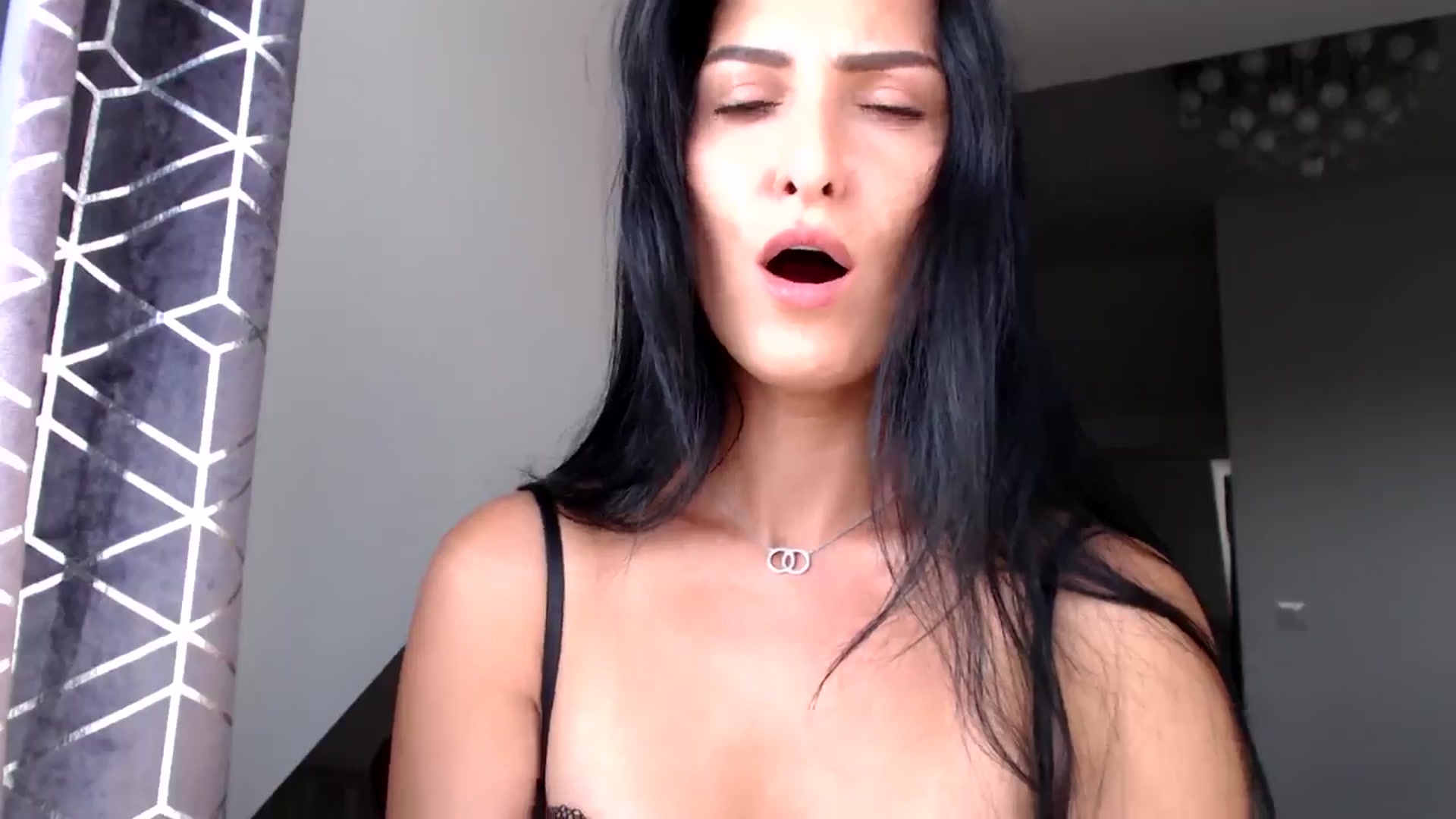 Gallery image thumbnail from Leyla2's myfreecams stream on, 09/03/2024, 15:15 image 5 of 20