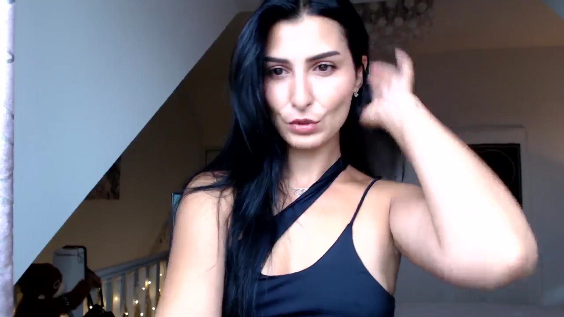 Gallery image thumbnail from Leyla2's myfreecams stream on, 09/05/2024, 08:50 image 4 of 20