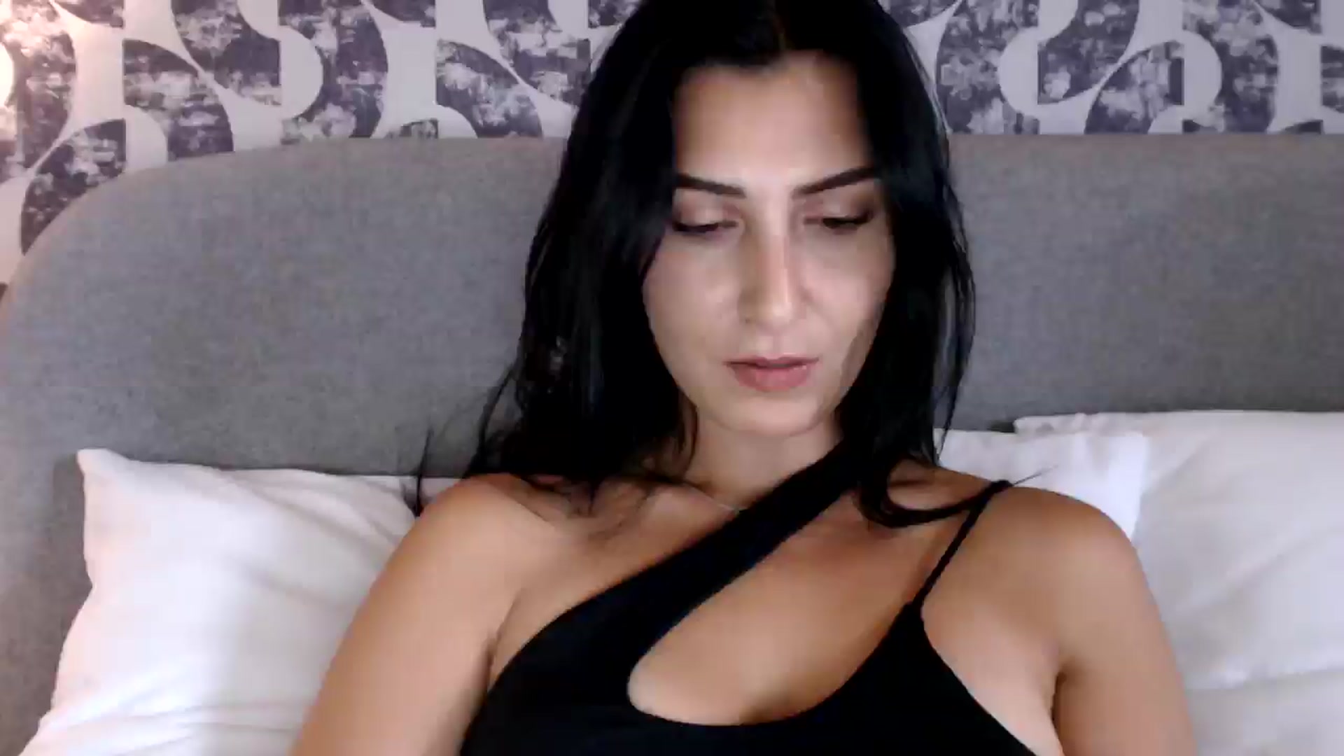 Gallery image thumbnail from Leyla2's myfreecams stream on, 09/05/2024, 09:03 image 14 of 20