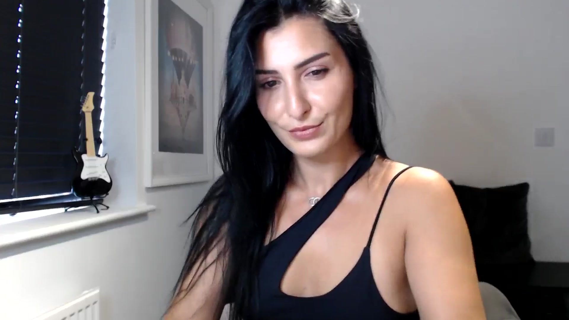 Gallery image thumbnail from Leyla2's myfreecams stream on, 09/05/2024, 10:19 image 2 of 20