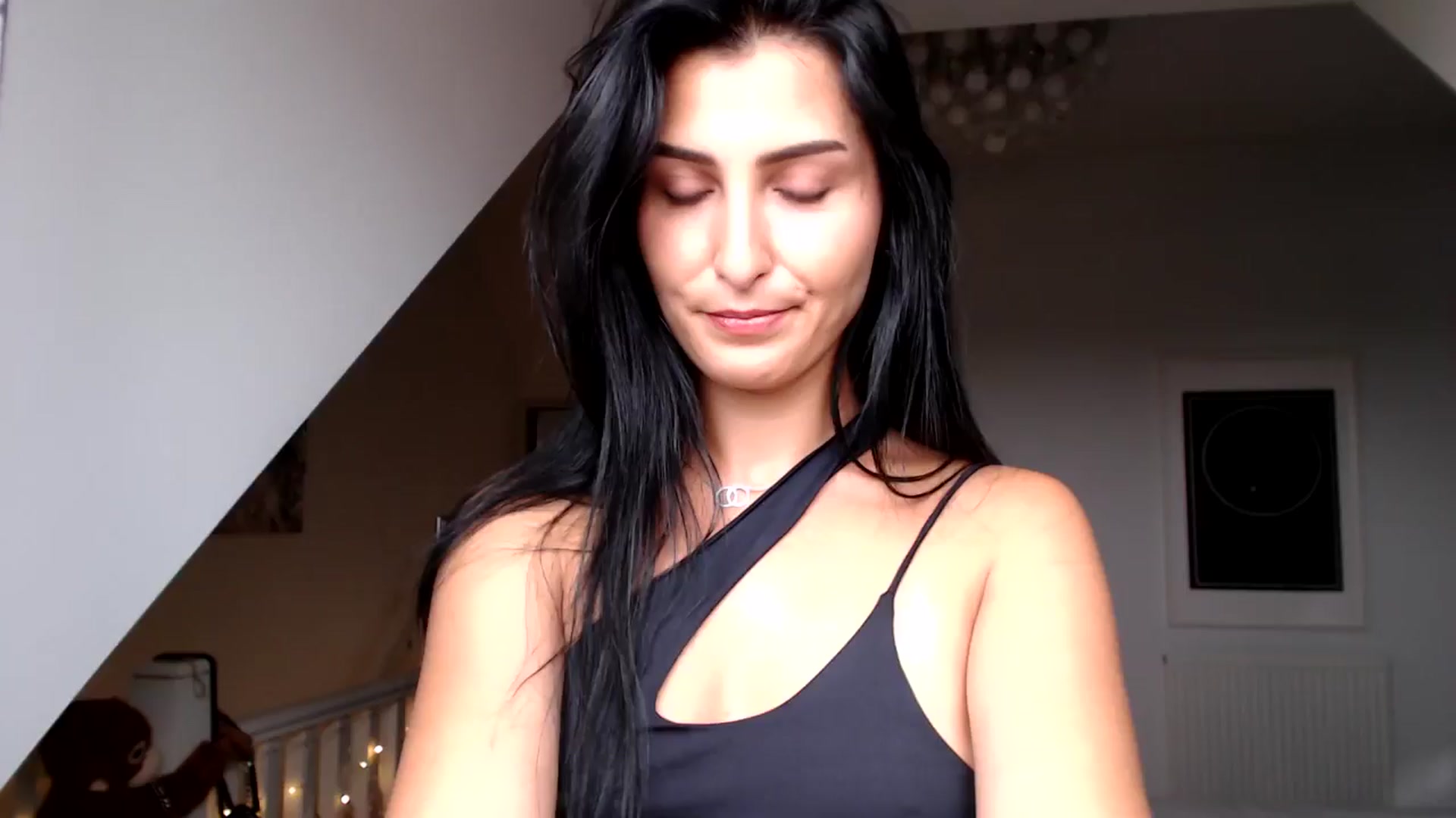 Gallery image thumbnail from Leyla2's myfreecams stream on, 09/05/2024, 10:43 image 17 of 20