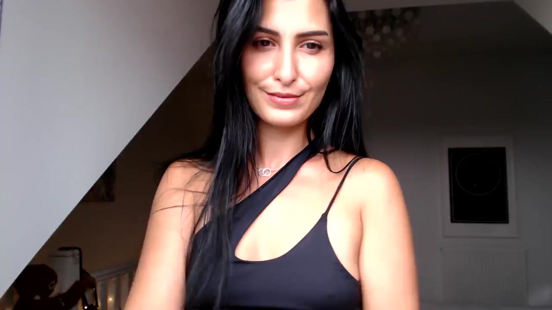 Gallery image thumbnail from Leyla2's myfreecams stream on, 09/05/2024, 10:43 image 16 of 20