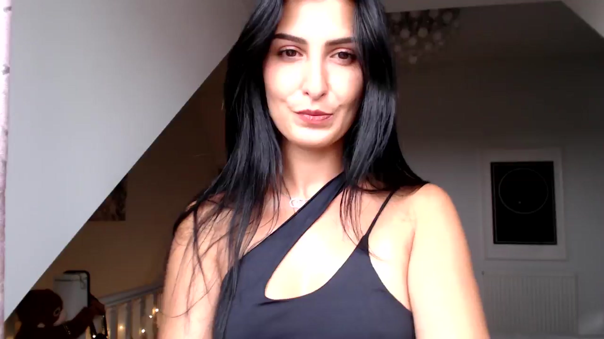 Gallery image thumbnail from Leyla2's myfreecams stream on, 09/05/2024, 10:43 image 6 of 20