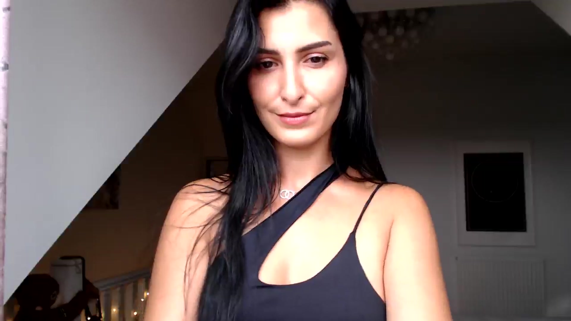 Gallery image thumbnail from Leyla2's myfreecams stream on, 09/05/2024, 10:43 image 4 of 20