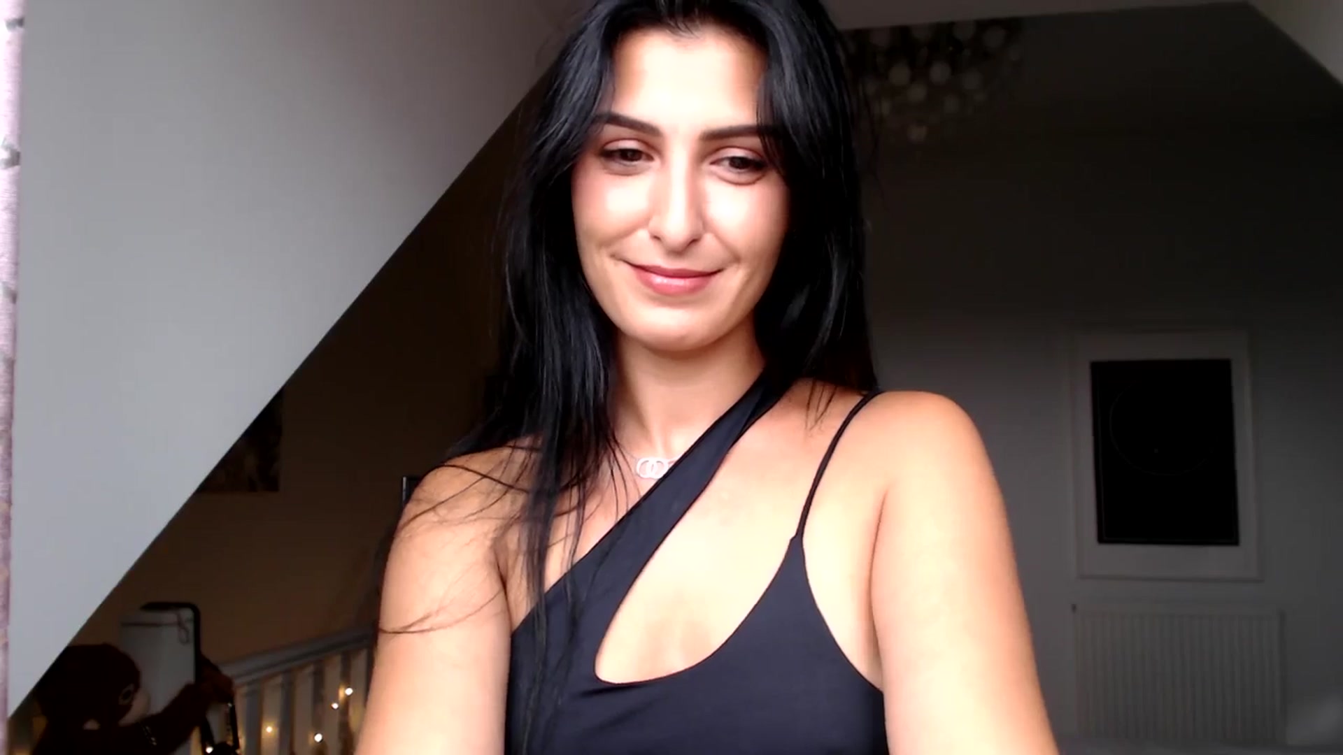 Gallery image thumbnail from Leyla2's myfreecams stream on, 09/05/2024, 10:43 image 9 of 20
