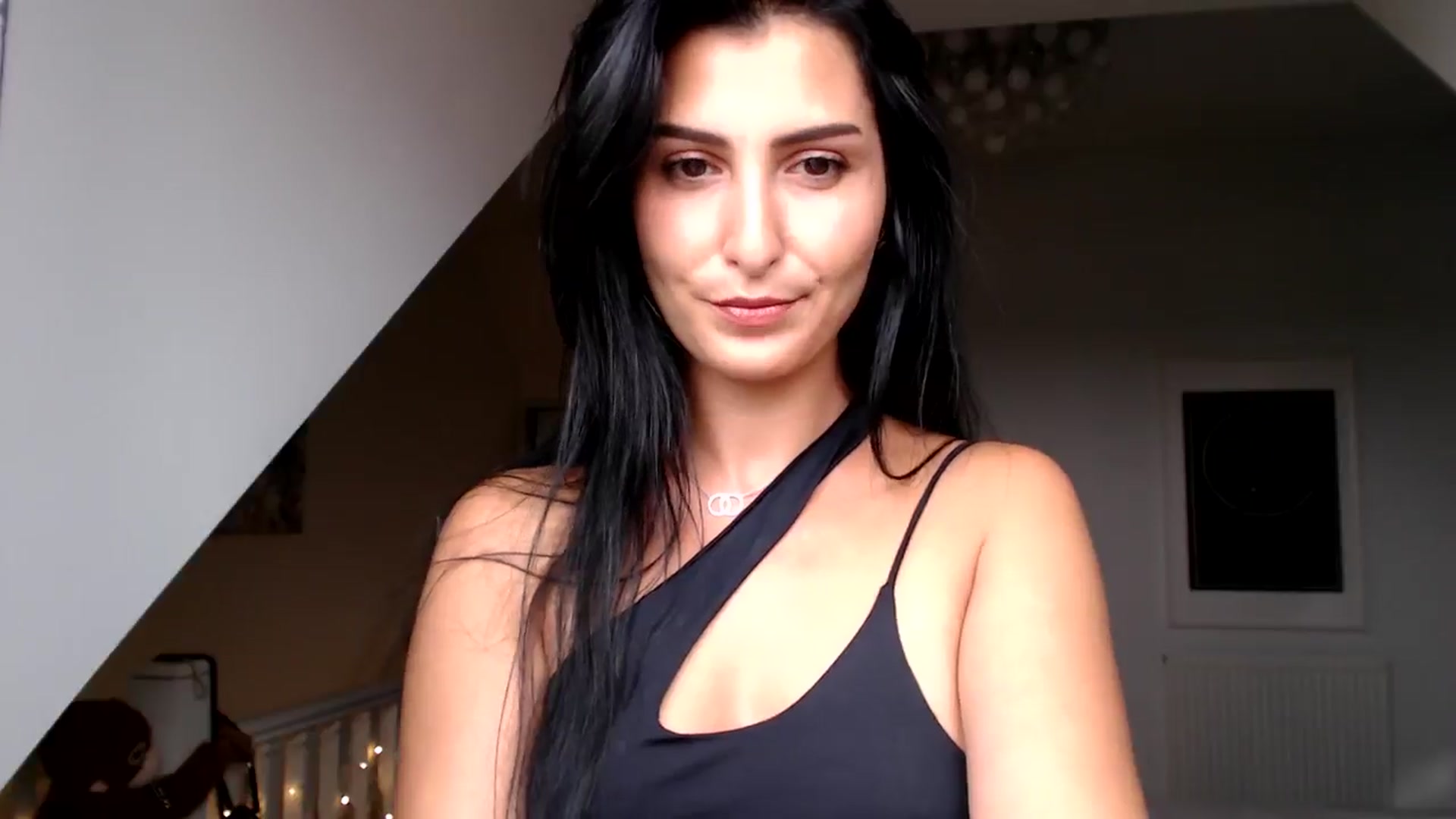 Gallery image thumbnail from Leyla2's myfreecams stream on, 09/05/2024, 10:43 image 14 of 20