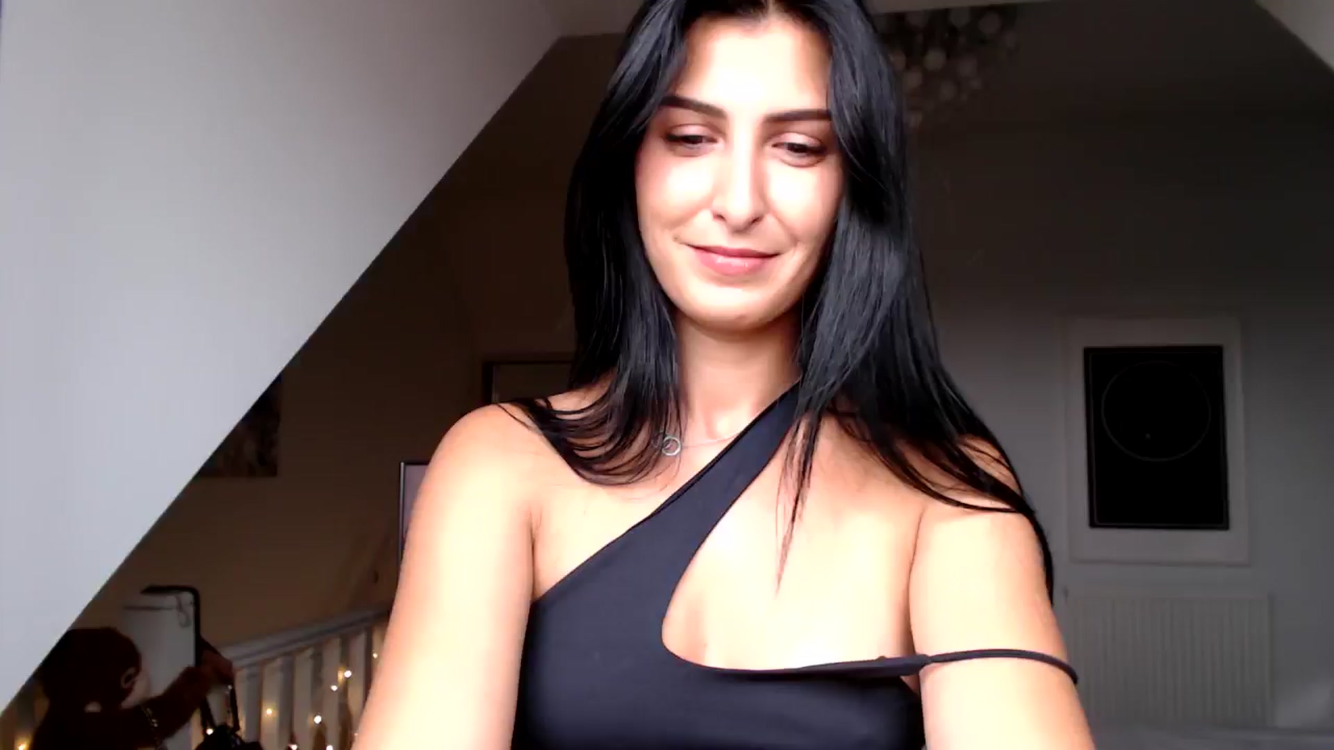 Gallery image thumbnail from Leyla2's myfreecams stream on, 09/05/2024, 11:06 image 7 of 20