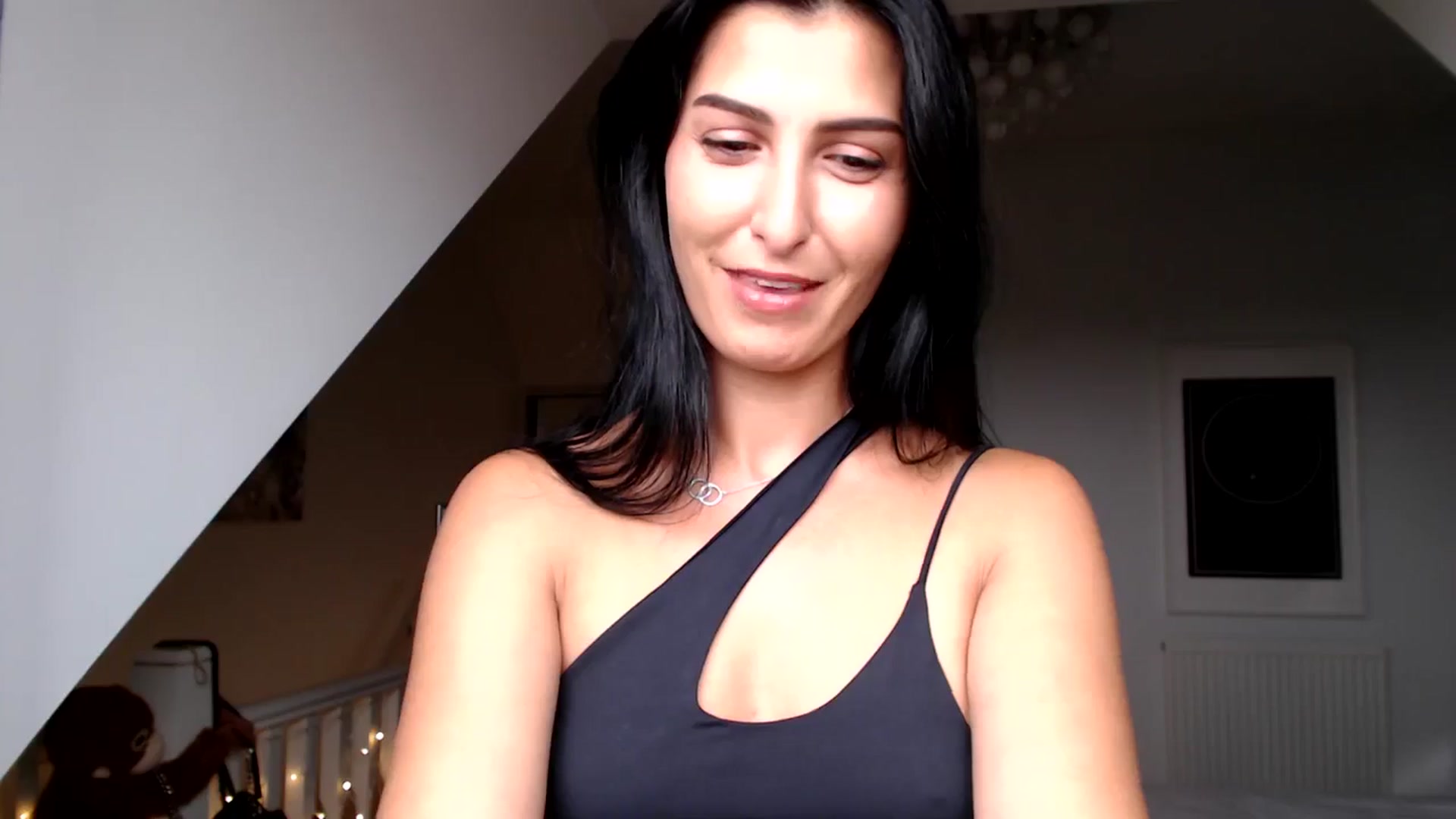 Gallery image thumbnail from Leyla2's myfreecams stream on, 09/05/2024, 11:06 image 5 of 20