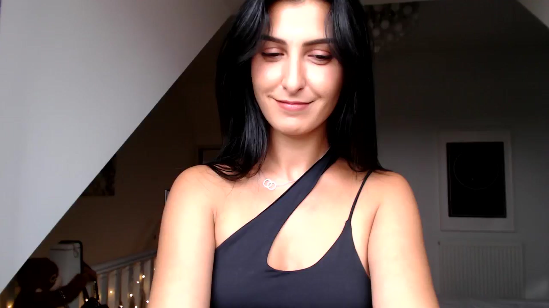 Gallery image thumbnail from Leyla2's myfreecams stream on, 09/05/2024, 11:06 image 3 of 20