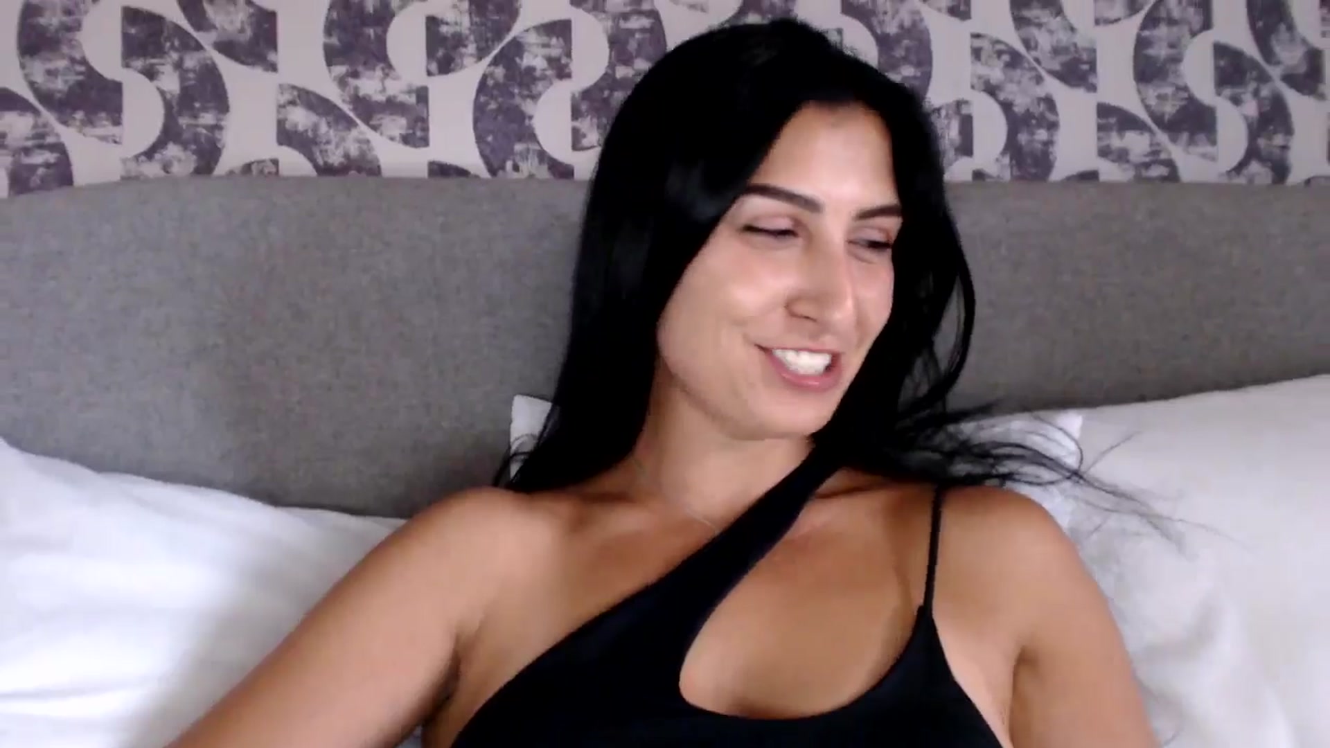 Gallery image thumbnail from Leyla2's myfreecams stream on, 09/05/2024, 11:58 image 15 of 20