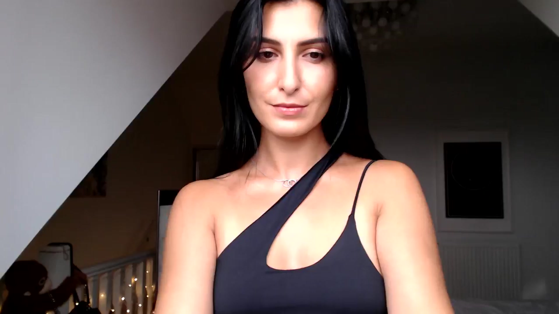 Gallery image thumbnail from Leyla2's myfreecams stream on, 09/05/2024, 12:38 image 5 of 20