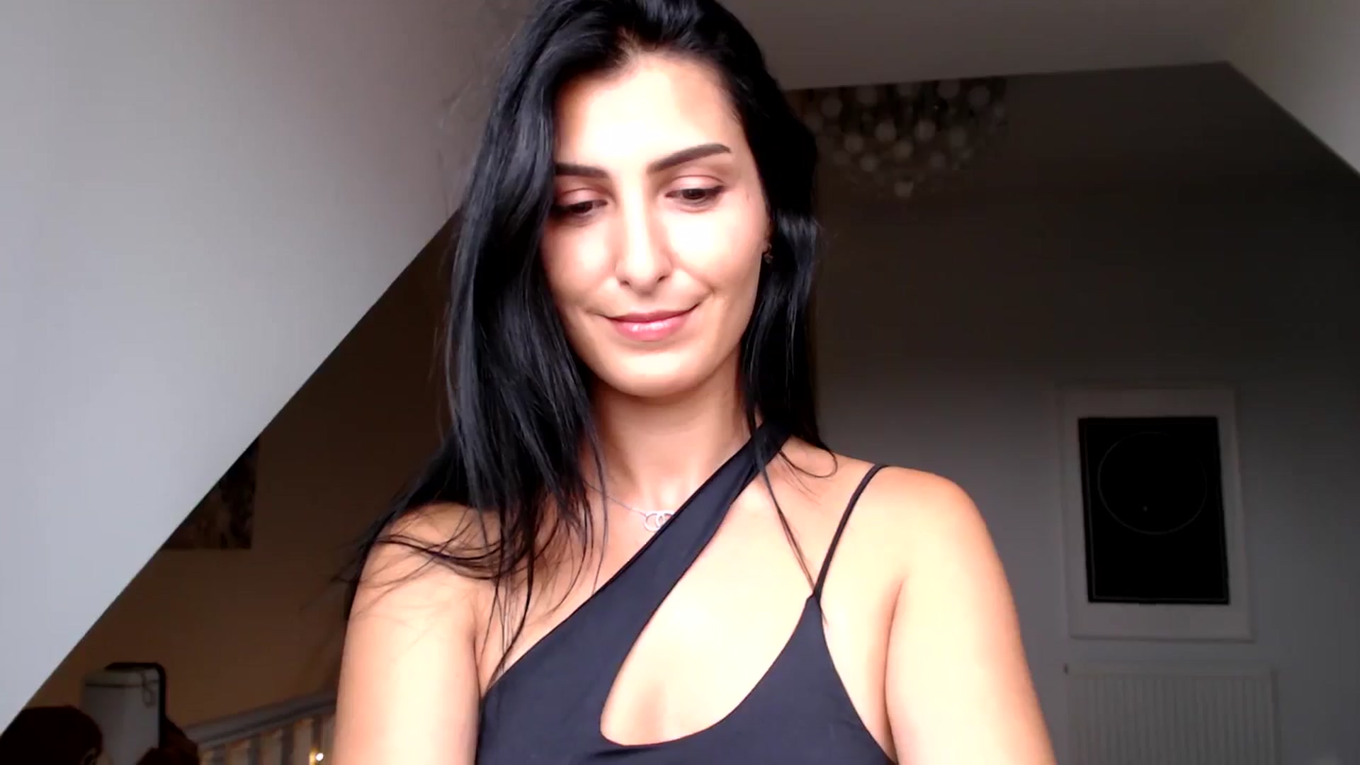 Gallery image thumbnail from Leyla2's myfreecams stream on, 09/05/2024, 12:38 image 14 of 20